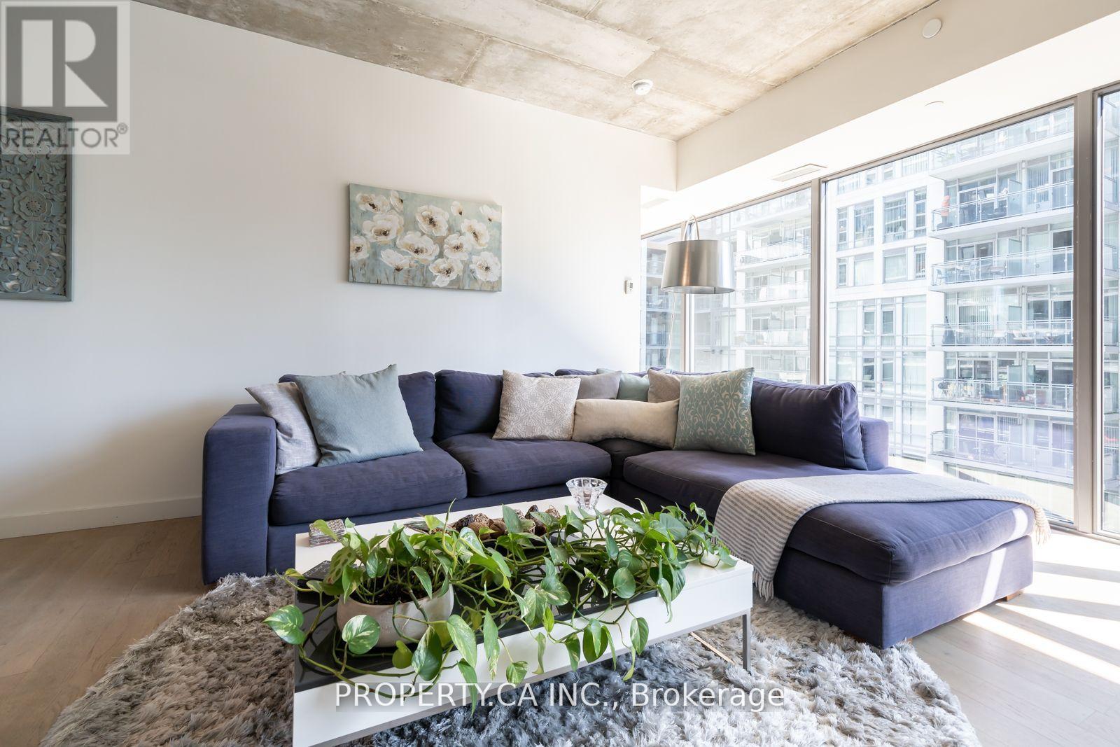 1012 - 111 Bathurst Street, Toronto (Waterfront Communities), Ontario  M5V 0M9 - Photo 13 - C12130293