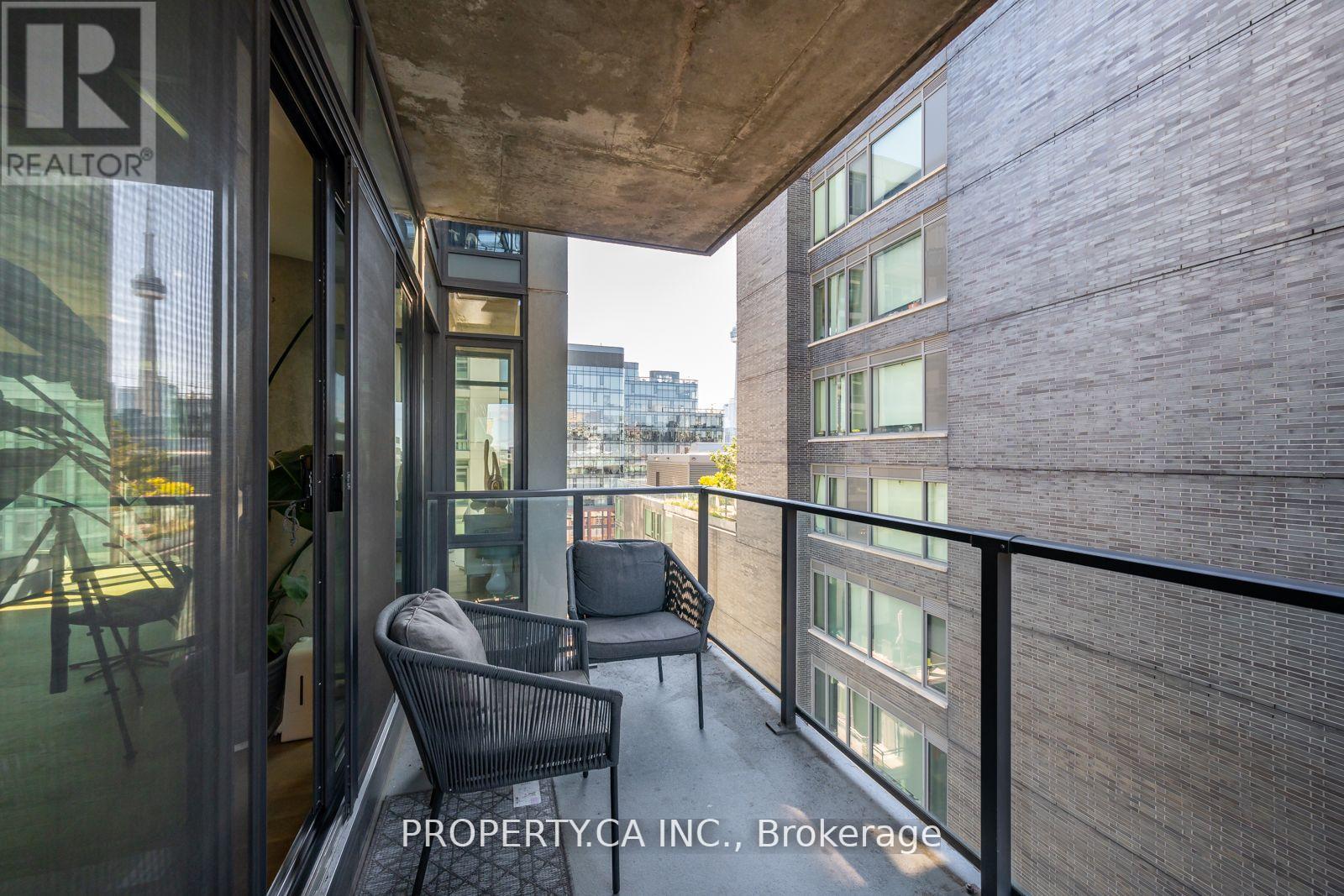 1012 - 111 Bathurst Street, Toronto (Waterfront Communities), Ontario  M5V 0M9 - Photo 21 - C12130293