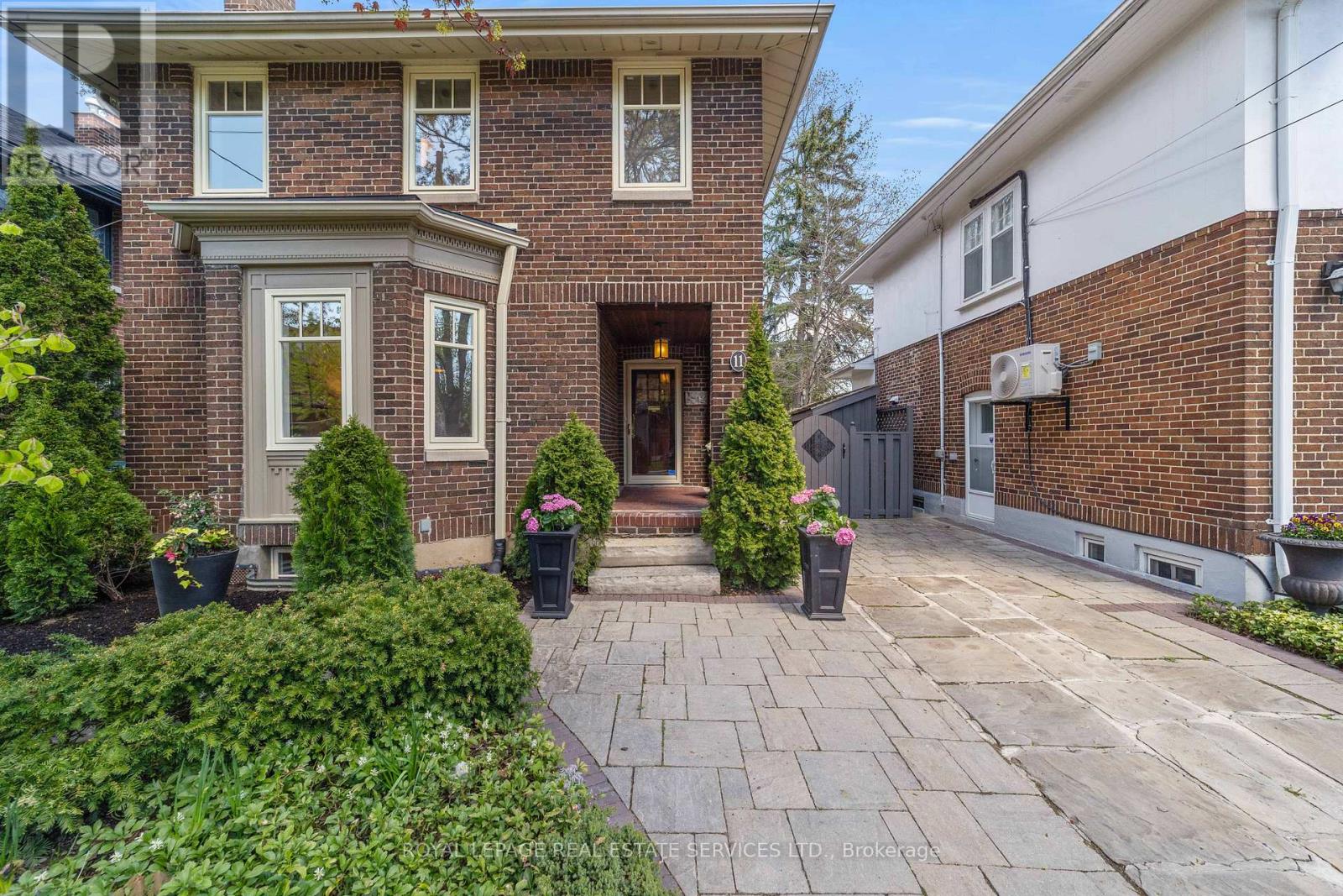 Property at 11 ST HILDAS AVENUE image 2