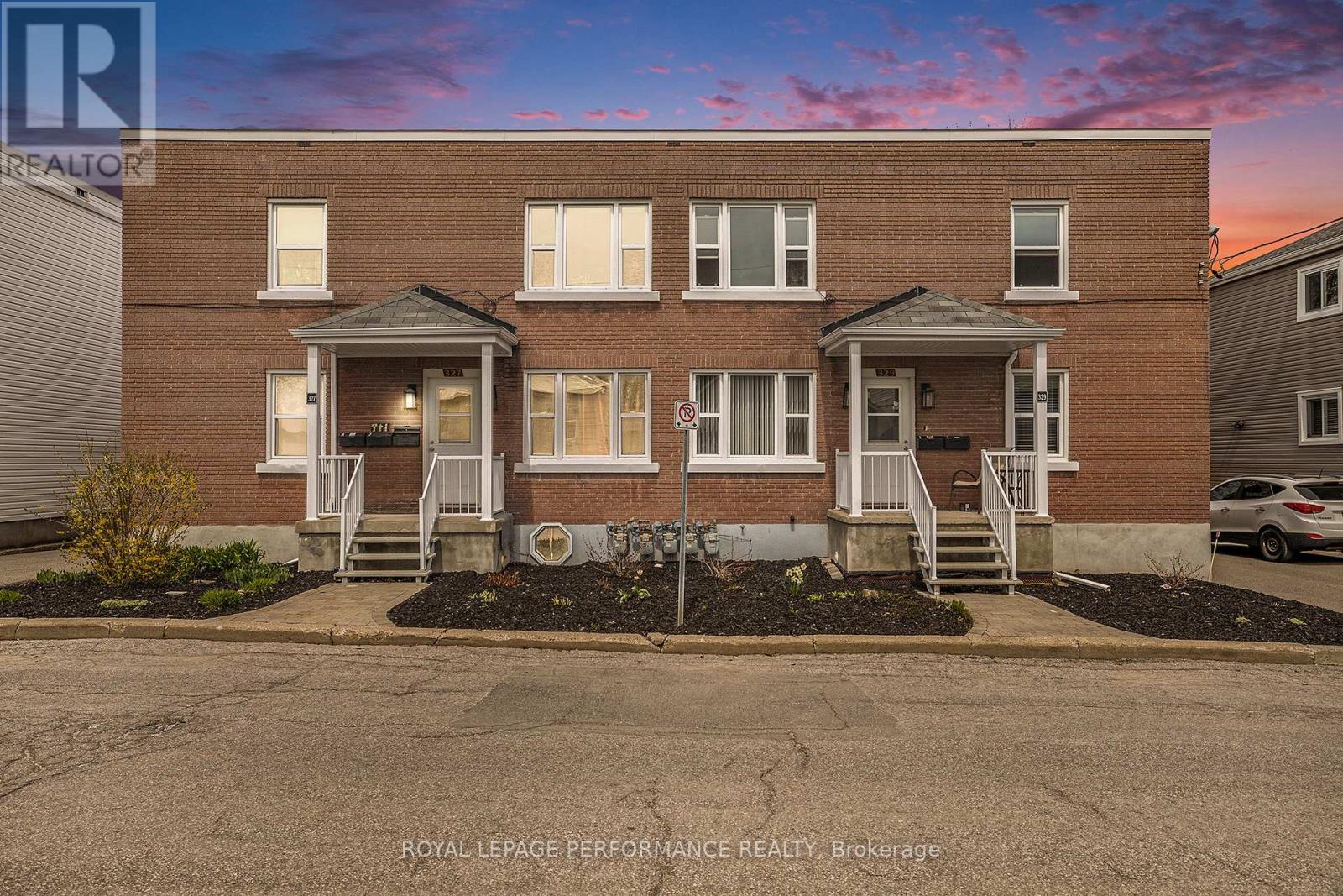 327-329 Shakespeare Street, Ottawa, Ontario  K1L 5M1 - Photo 1 - X12130394