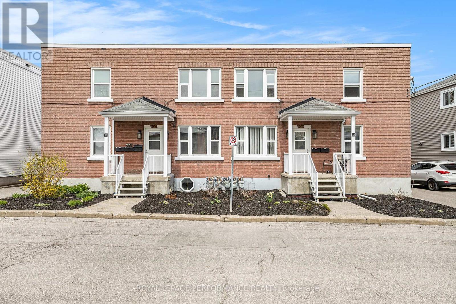 327-329 Shakespeare Street, Ottawa, Ontario  K1L 5M1 - Photo 2 - X12130394