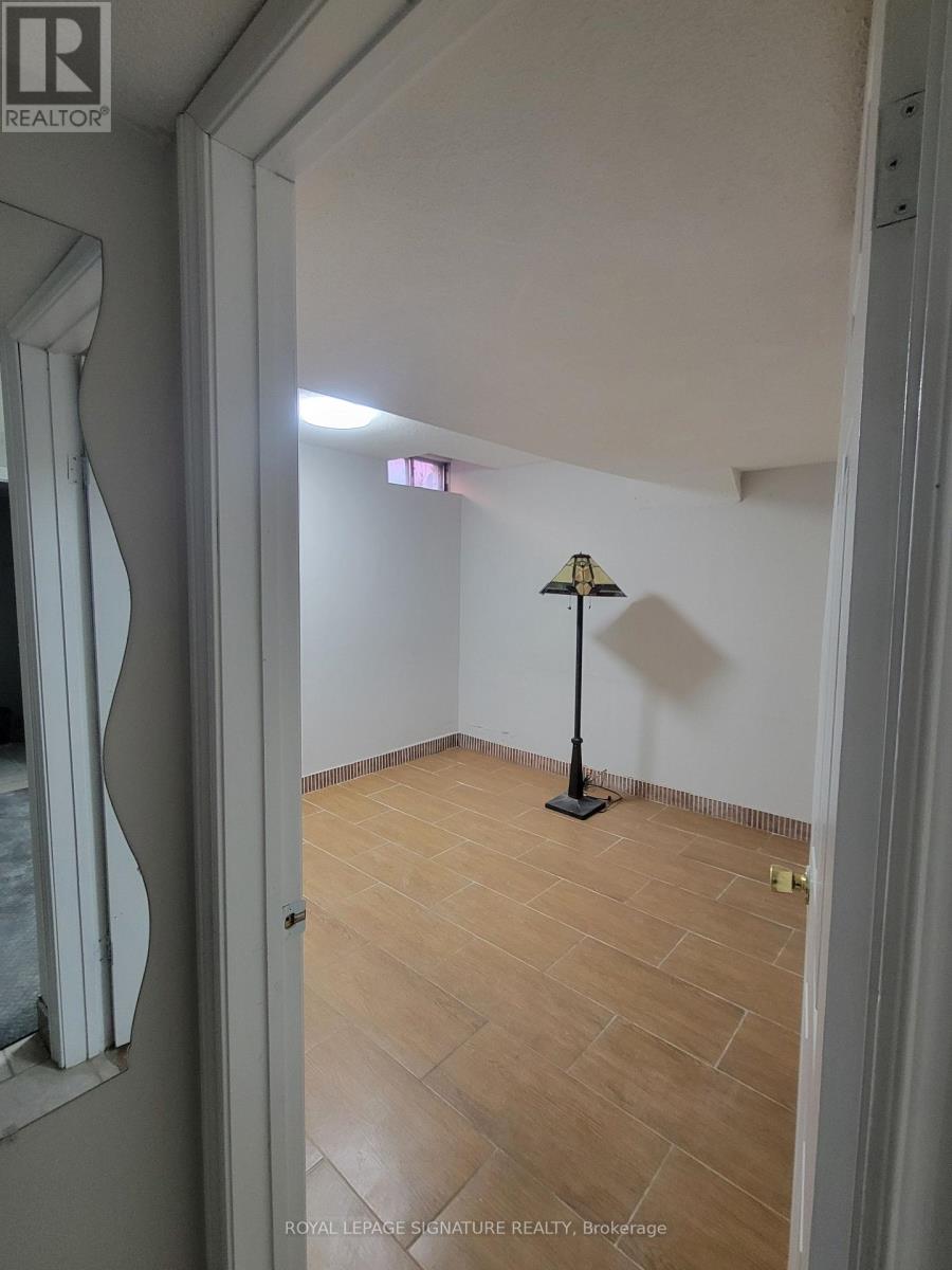 Unknown Address, ,     - Photo 6 - E12130153