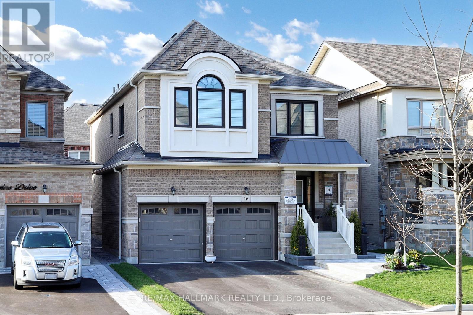 16 Huggins Drive, Whitby, Ontario  L1P 0N4 - Photo 4 - E12130286