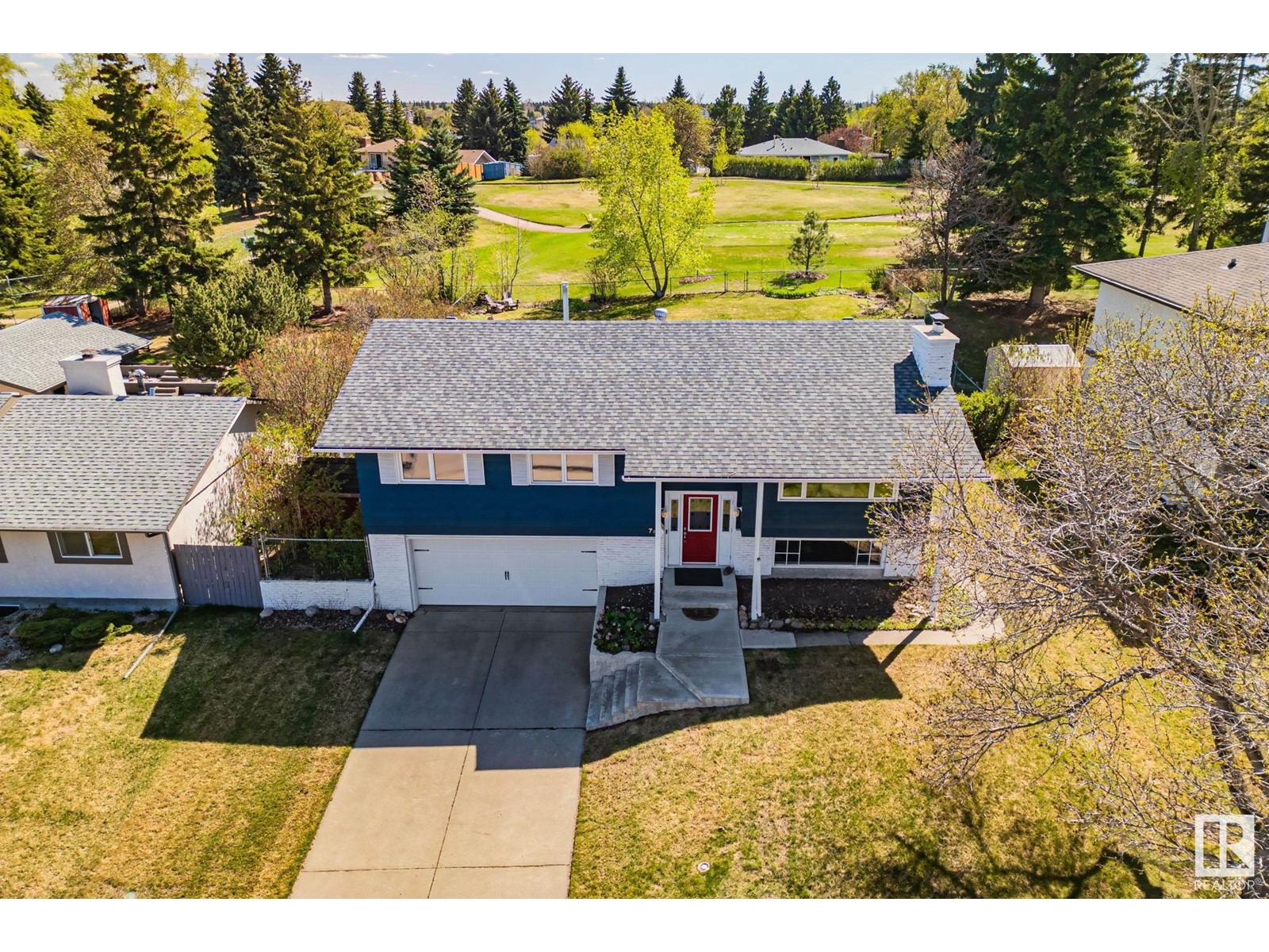Property at 78 MANOR DR image 3