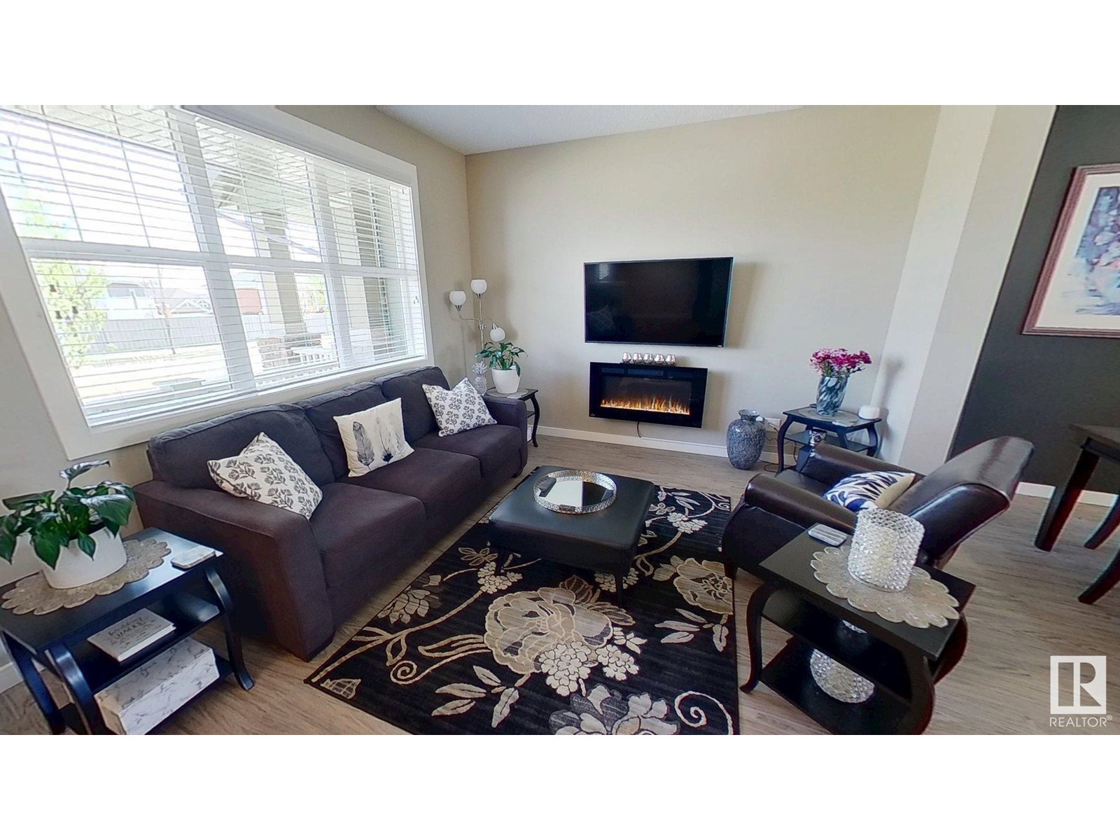 Property at 6154 ROSENTHAL WY NW image 3