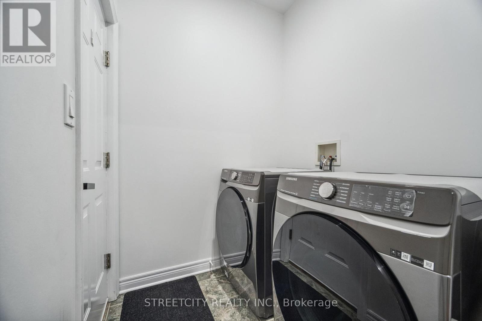 Photo 21 of 50 for 211 - 2025 Meadowgate Boulevard S