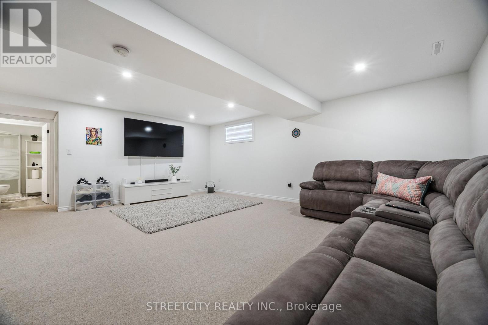 Photo 26 of 50 for 211 - 2025 Meadowgate Boulevard S