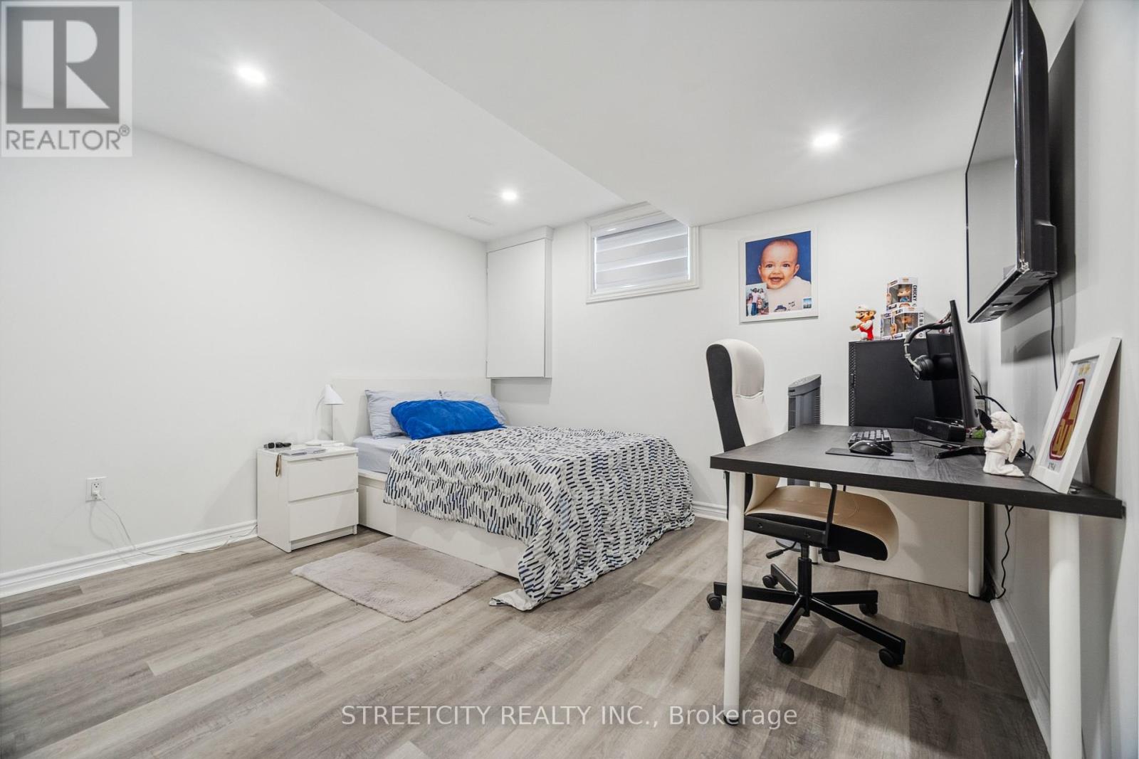 Photo 29 of 50 for 211 - 2025 Meadowgate Boulevard S