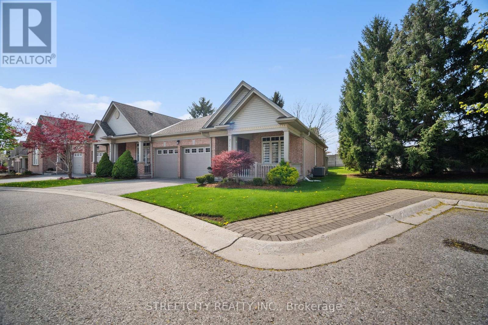 Photo 4 of 50 for 211 - 2025 Meadowgate Boulevard S