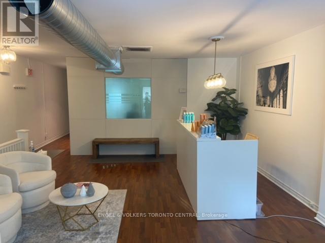 Upper - 808 Danforth Avenue, Toronto, Ontario  M4J 1L6 - Photo 6 - E11960494