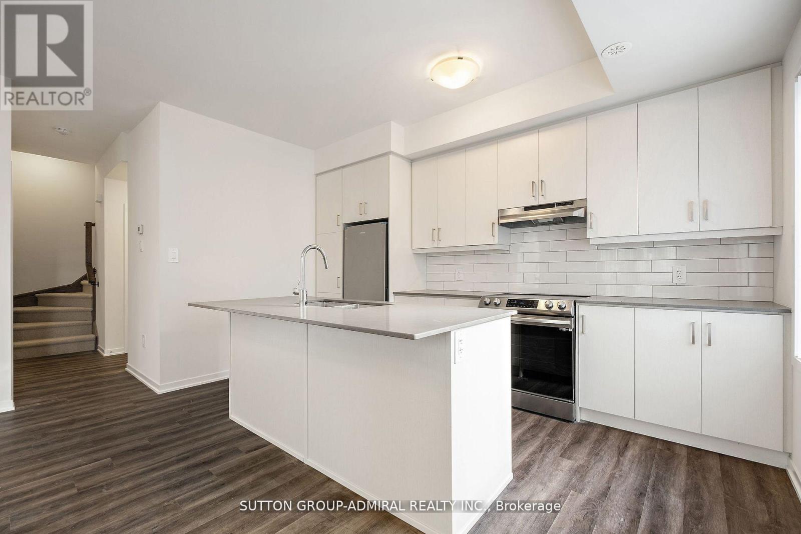Th73 - 39 Honeycrisp Crescent, Vaughan (Vaughan Corporate Centre), Ontario  L4K 0N1 - Photo 5 - N12130333