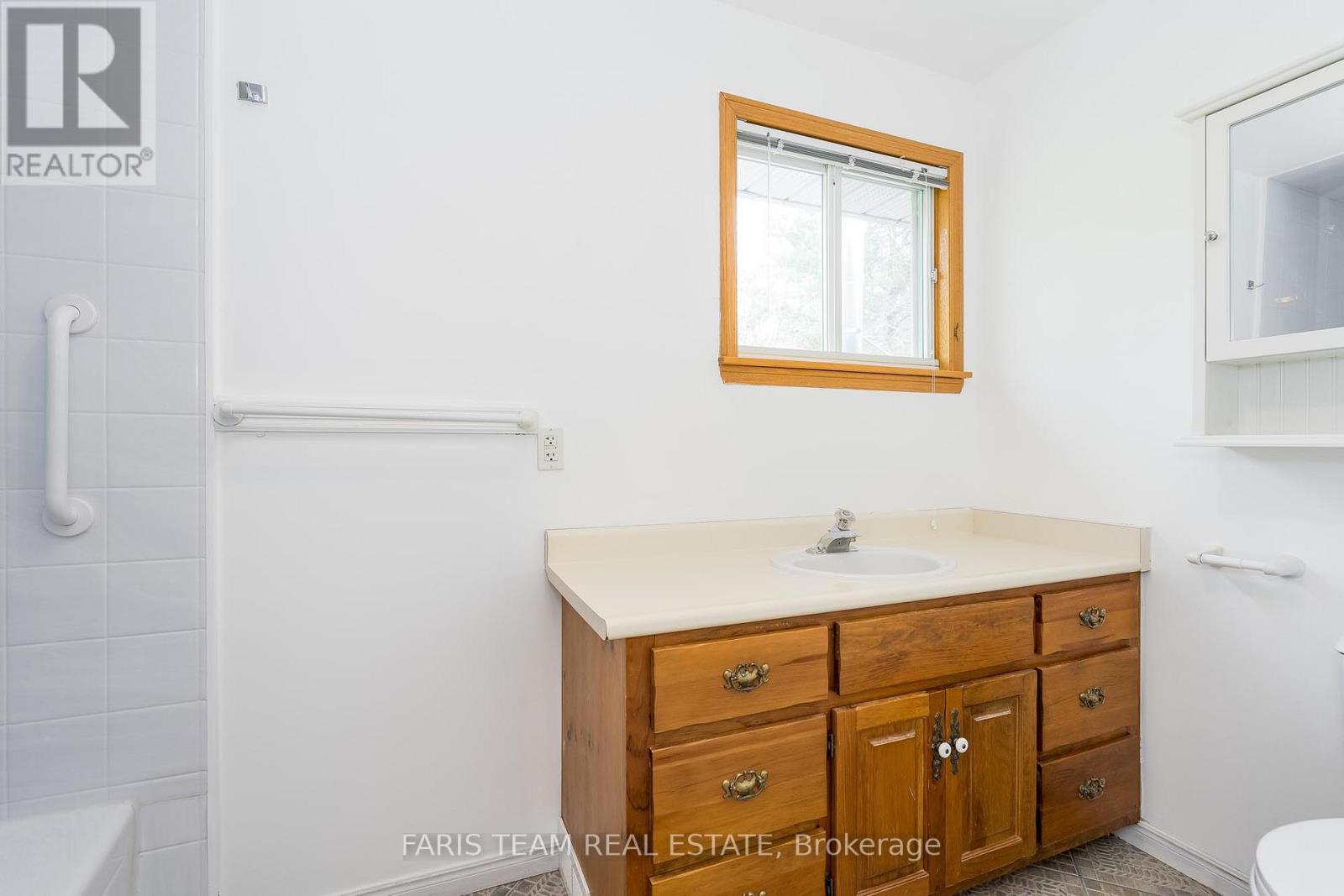 8 Glen Forest Trail, Tiny, Ontario  L0L 2T0 - Photo 22 - S12130182