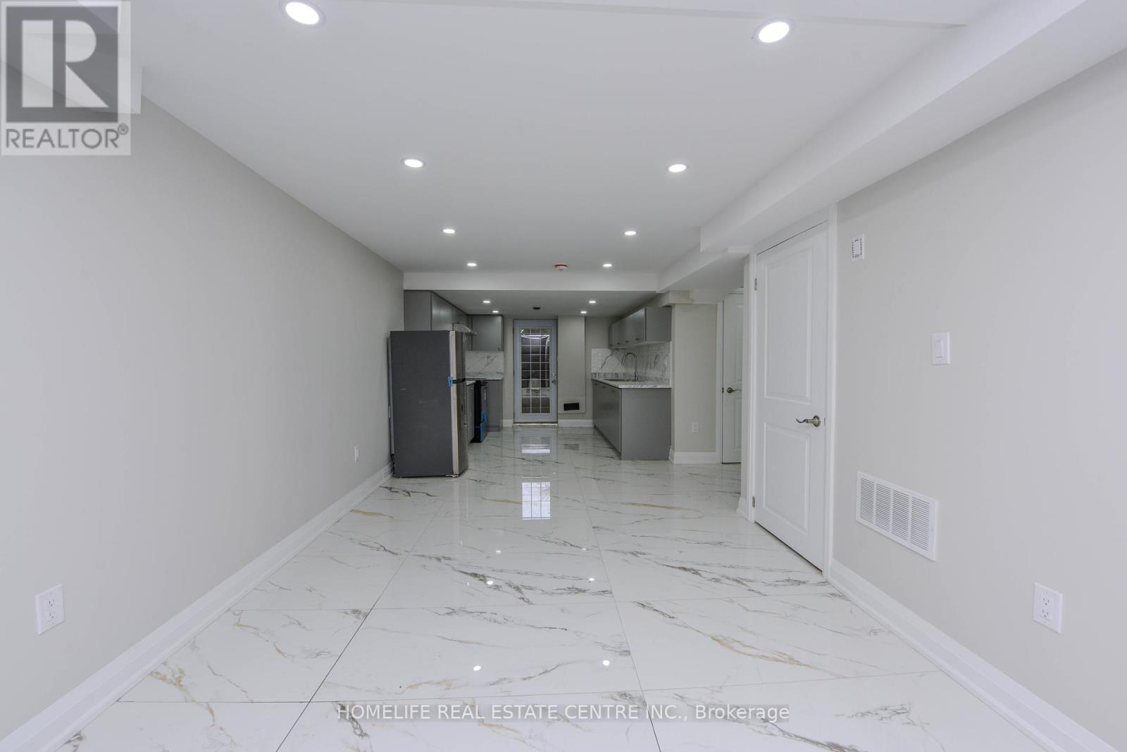 48 Dafoe Crescent, Brampton, Ontario  L6Y 2L2 - Photo 34 - W12097881