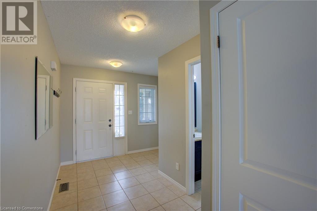 945 Zeller Crescent, Kitchener, Ontario  N2A 0C9 - Photo 5 - 40724742