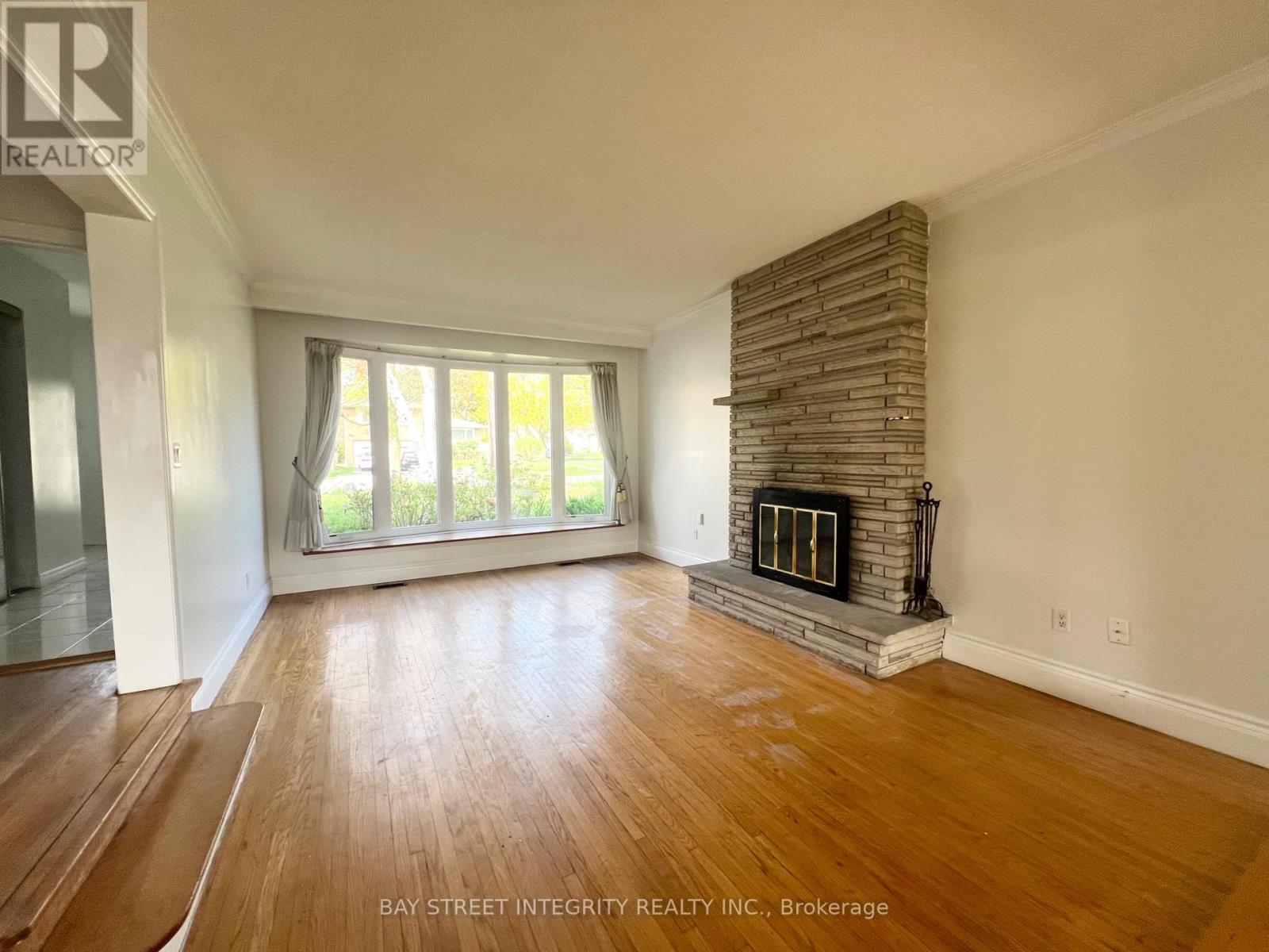 27 Tollerton Avenue, Toronto, Ontario  M2K 2H1 - Photo 2 - C12129354