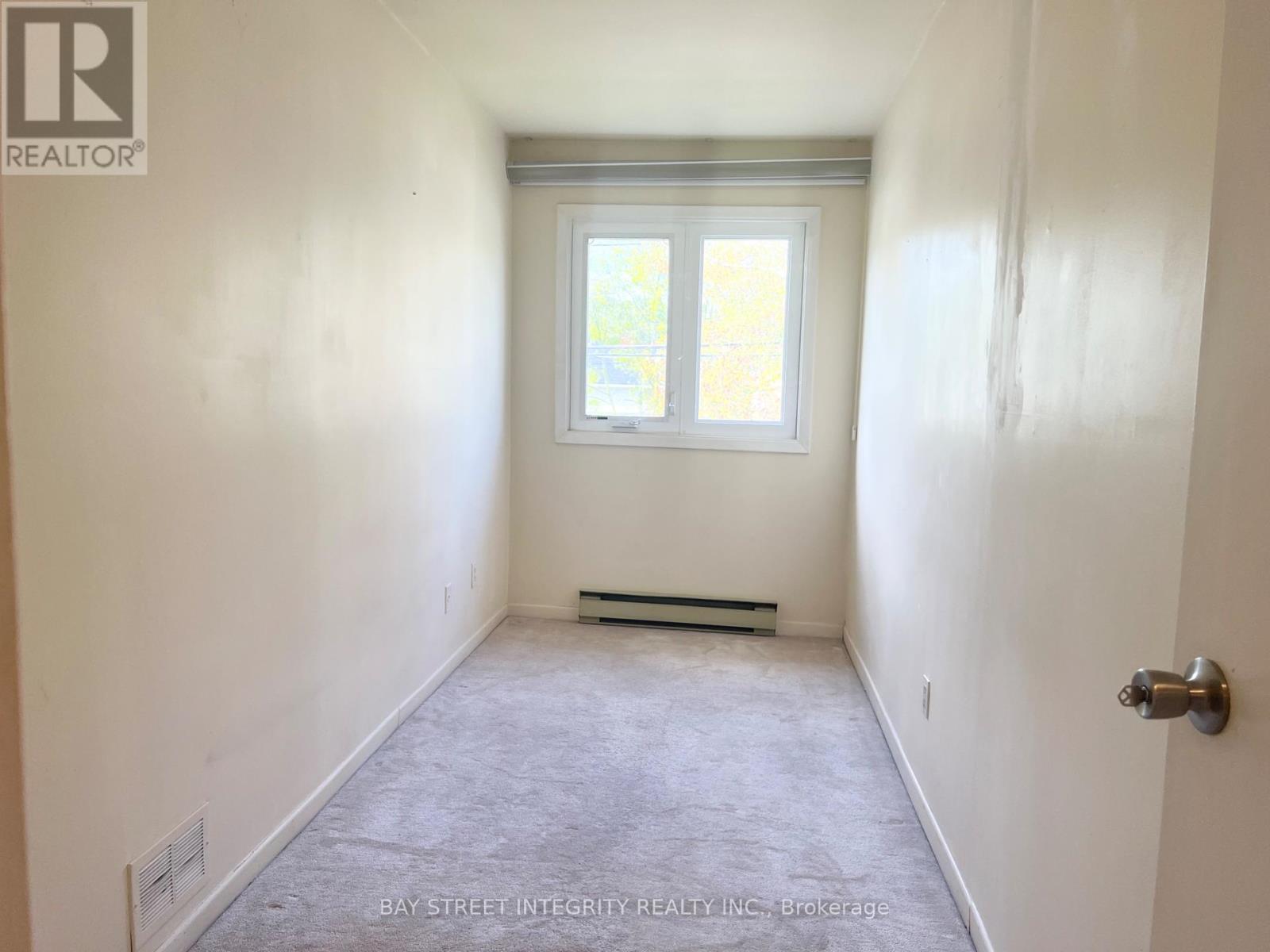 27 Tollerton Avenue, Toronto, Ontario  M2K 2H1 - Photo 13 - C12129354