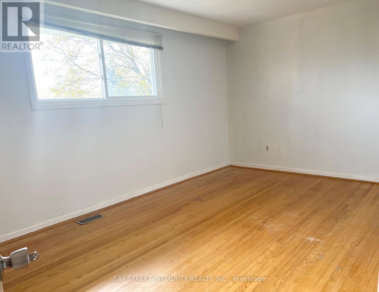 27 Tollerton Avenue, Toronto, Ontario  M2K 2H1 - Photo 11 - C12129354