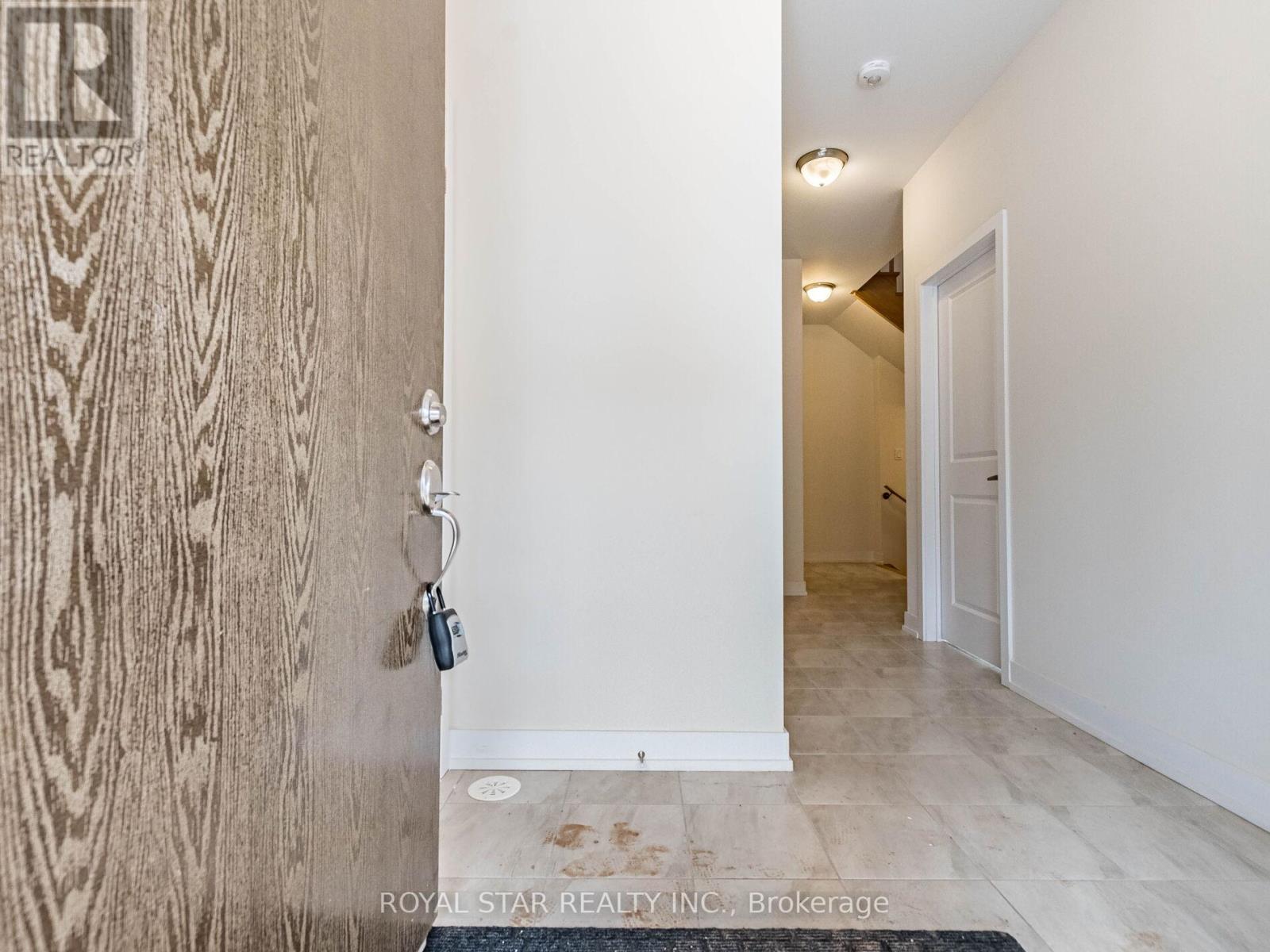3110 Meadowridge Drive, Oakville, Ontario  L6H 7G1 - Photo 3 - W12130143