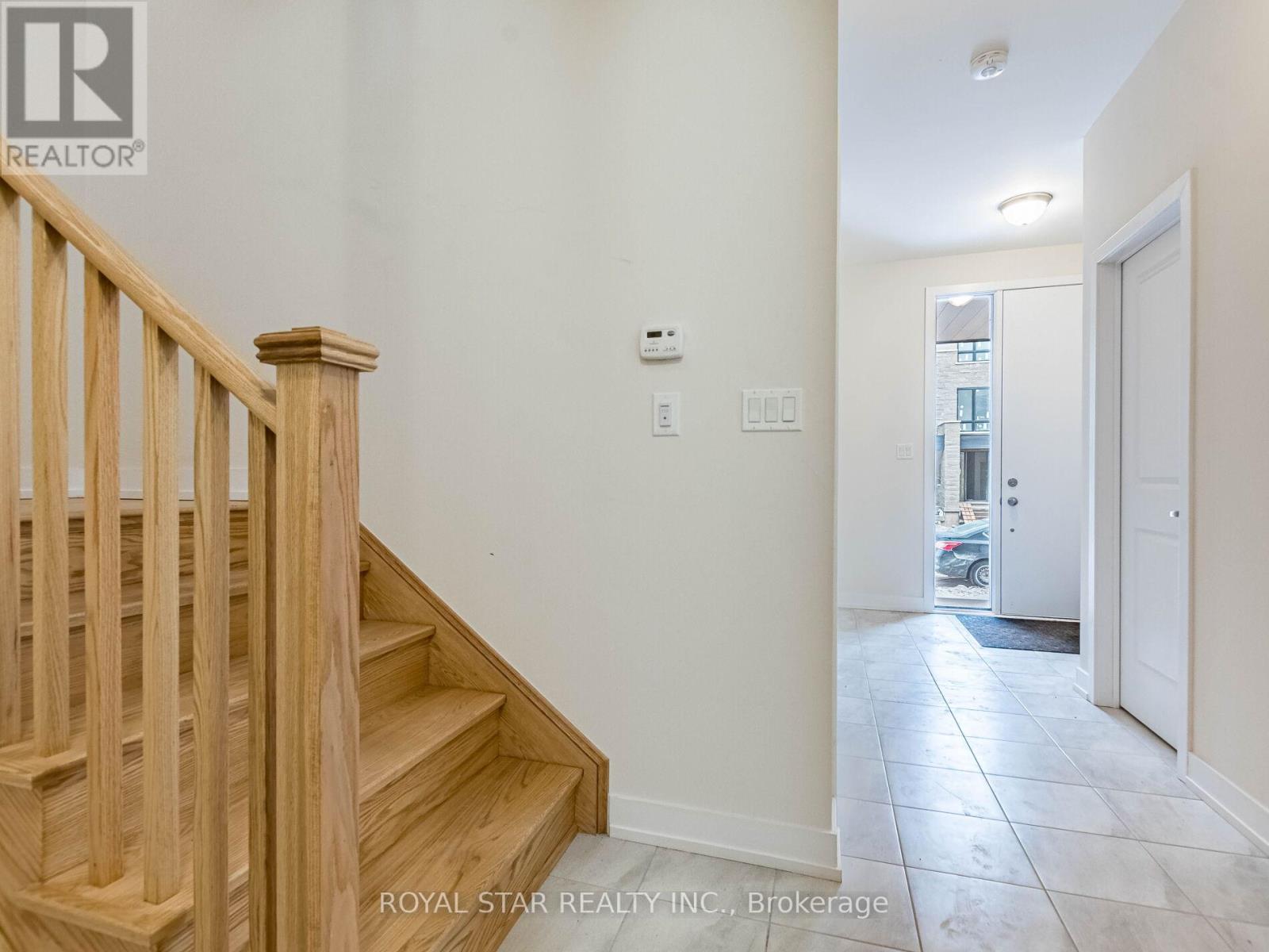 3110 Meadowridge Drive, Oakville, Ontario  L6H 7G1 - Photo 5 - W12130143