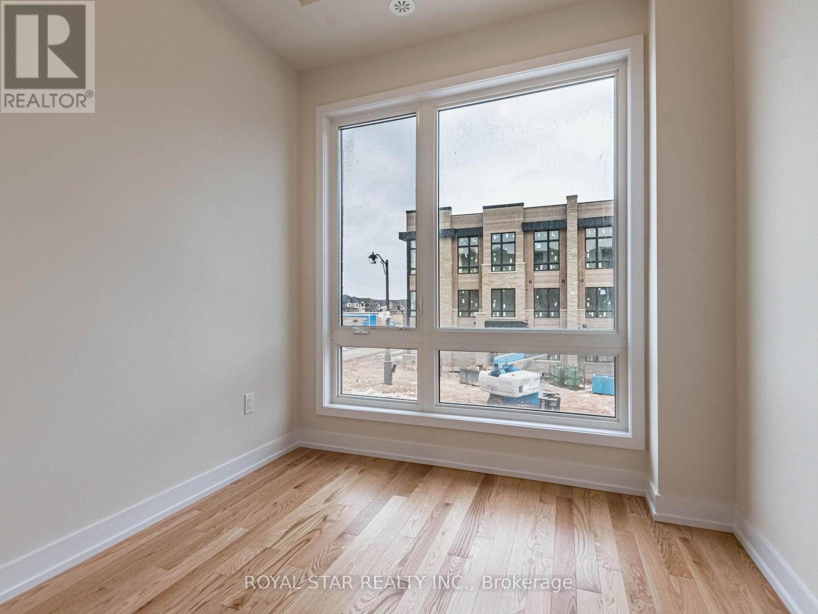 3110 Meadowridge Drive, Oakville, Ontario  L6H 7G1 - Photo 9 - W12130143