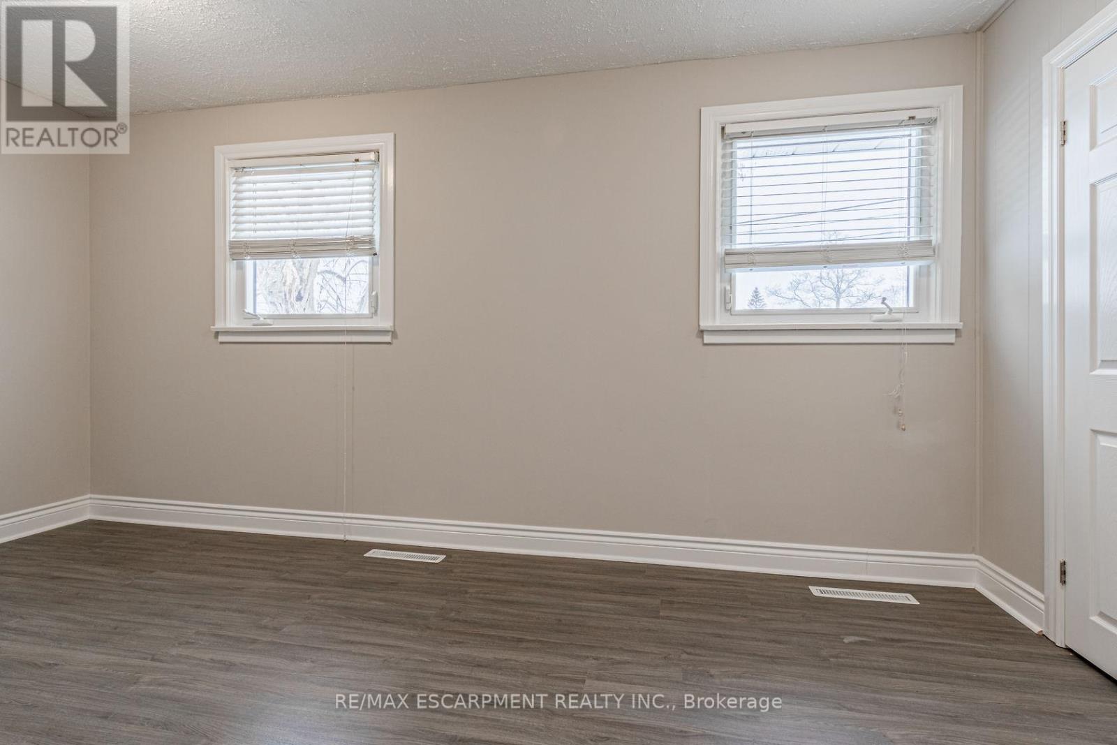 18 Miles Street, Milton, Ontario  L9T 1E4 - Photo 20 - W12130162