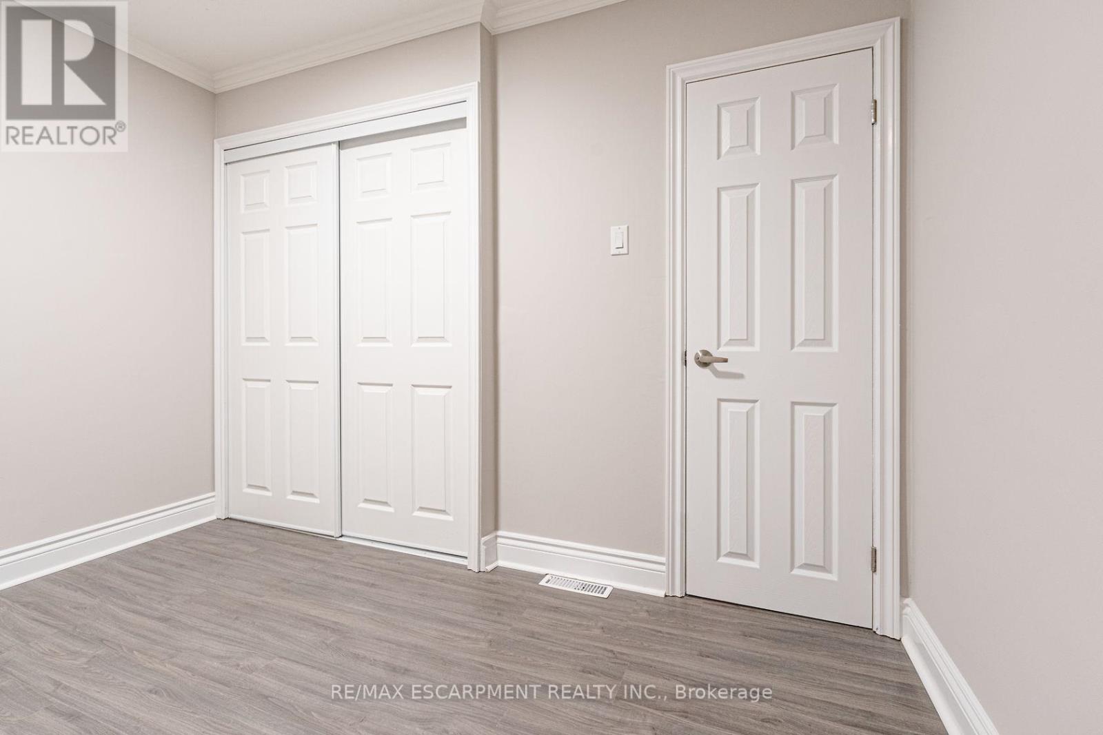 18 Miles Street, Milton, Ontario  L9T 1E4 - Photo 24 - W12130162