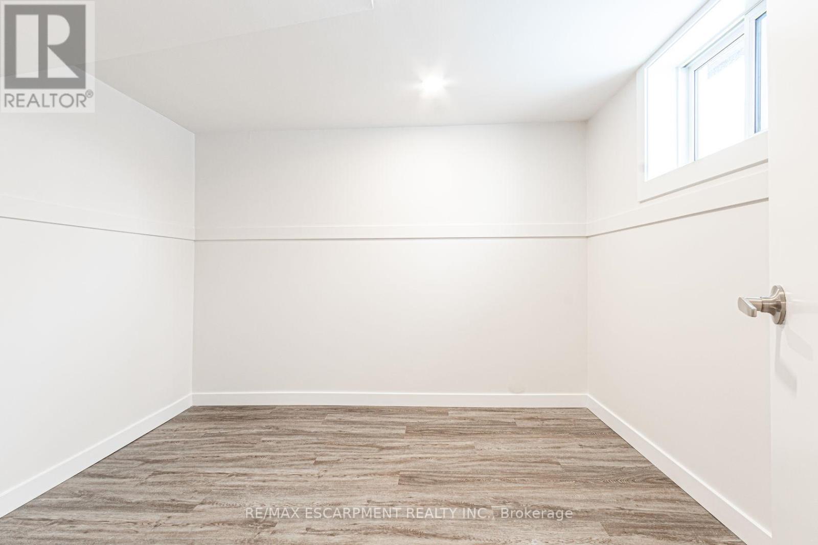 18 Miles Street, Milton (Bm Bronte Meadows), Ontario  L9T 1E4 - Photo 34 - W12130162