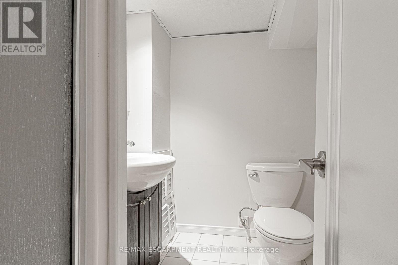 18 Miles Street, Milton, Ontario  L9T 1E4 - Photo 37 - W12130162