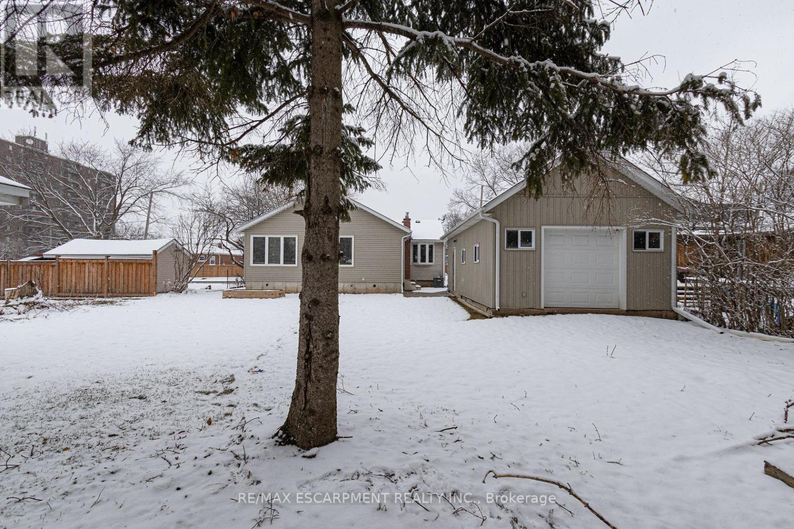 18 Miles Street, Milton, Ontario  L9T 1E4 - Photo 43 - W12130162