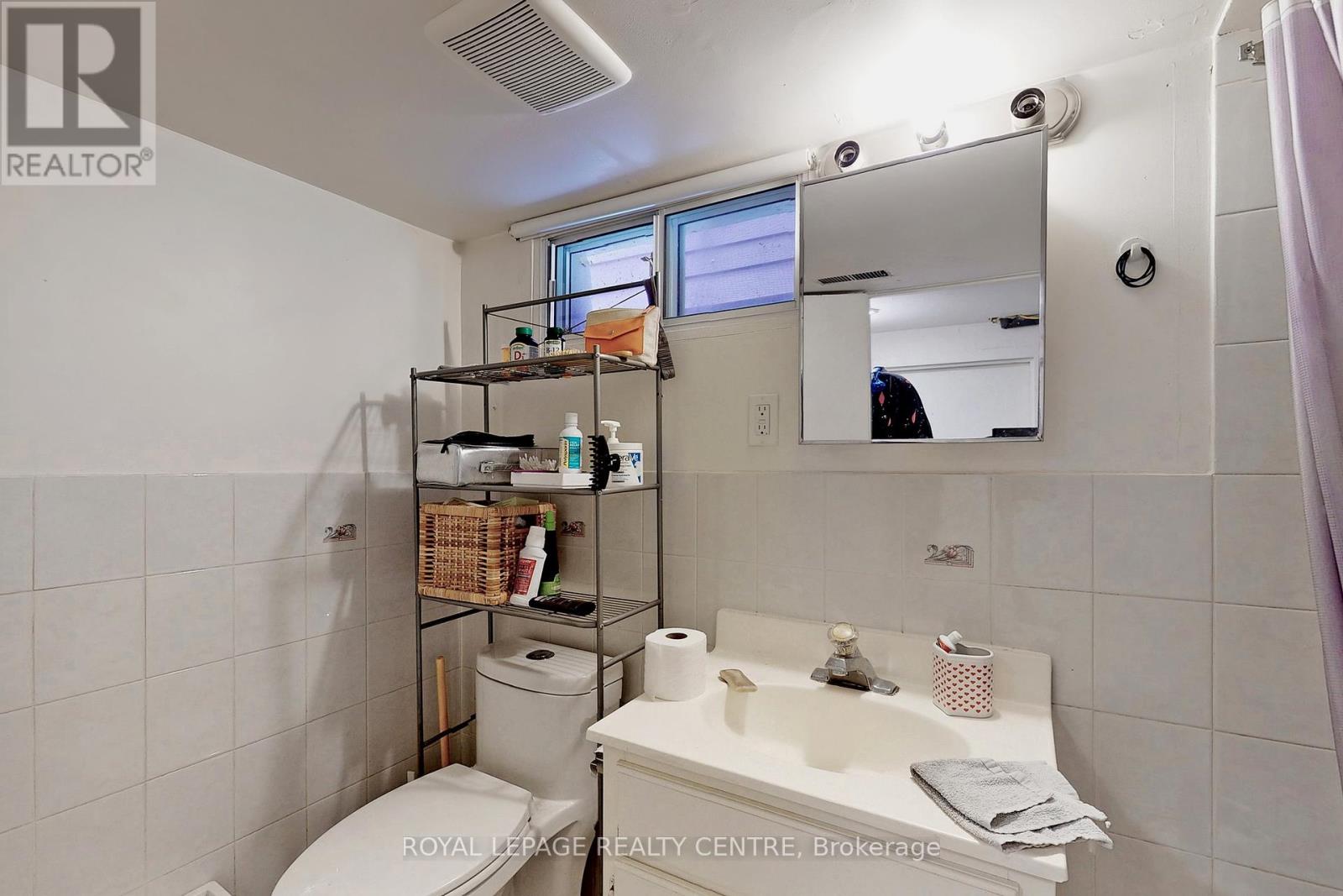 48 Northumberland Street, Toronto, Ontario  M6H 1R1 - Photo 33 - W12130191