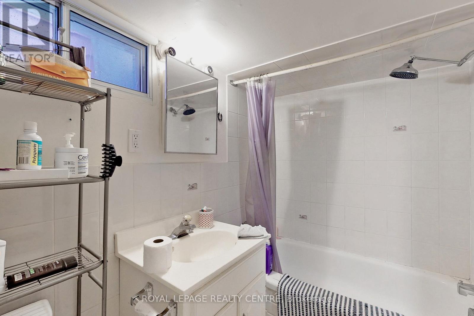 48 Northumberland Street, Toronto, Ontario  M6H 1R1 - Photo 34 - W12130191