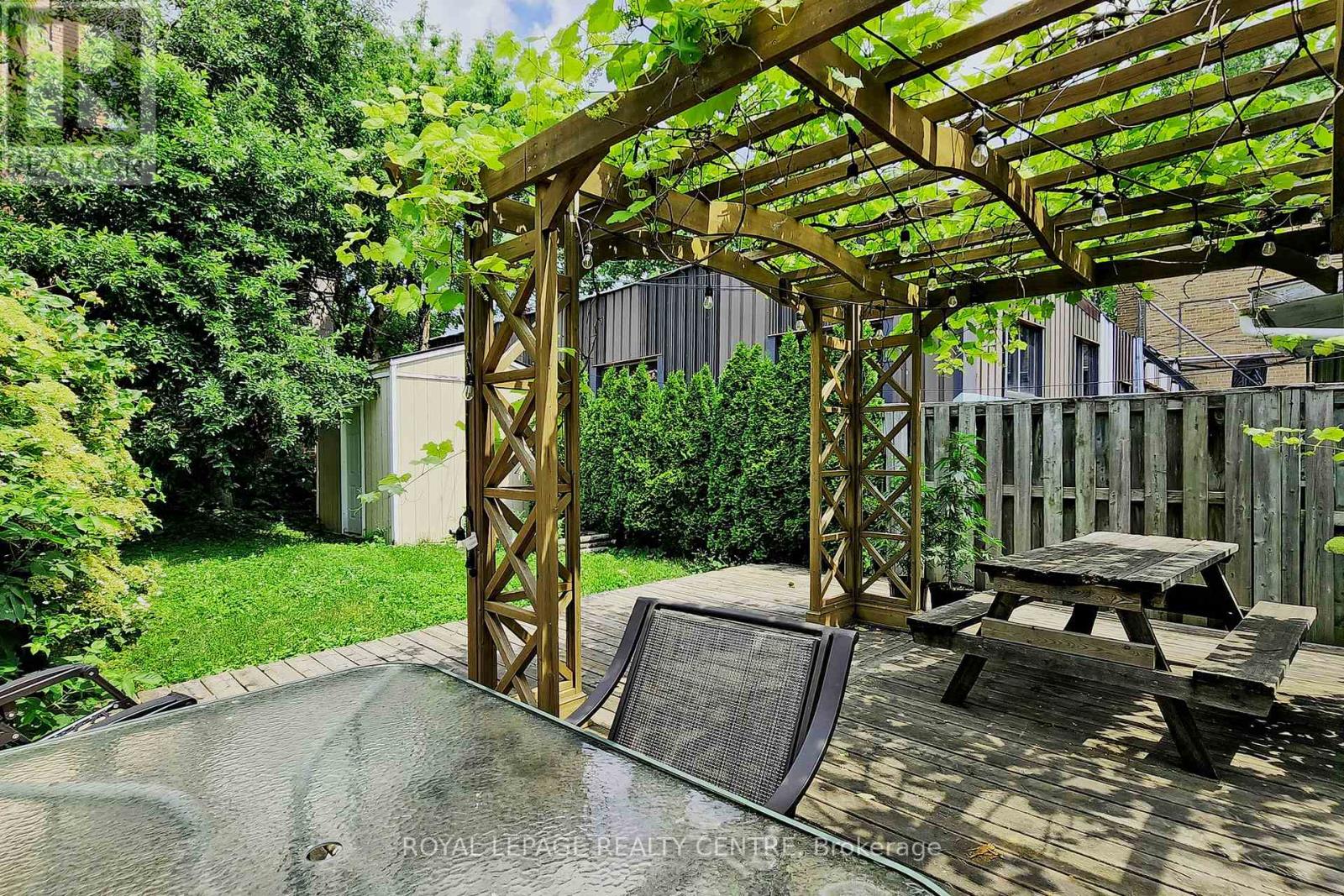 48 Northumberland Street, Toronto, Ontario  M6H 1R1 - Photo 39 - W12130191