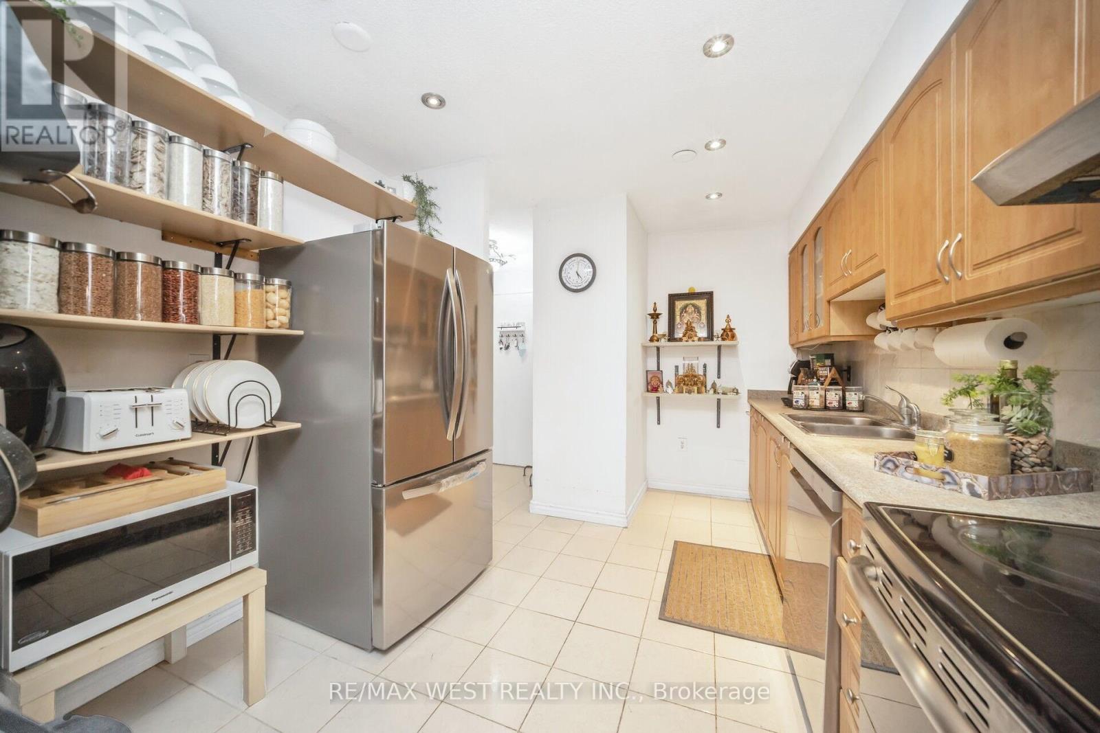 101 - 1055 A Forestwood Drive, Mississauga (Erindale), Ontario  L5C 2T8 - Photo 24 - W12130216