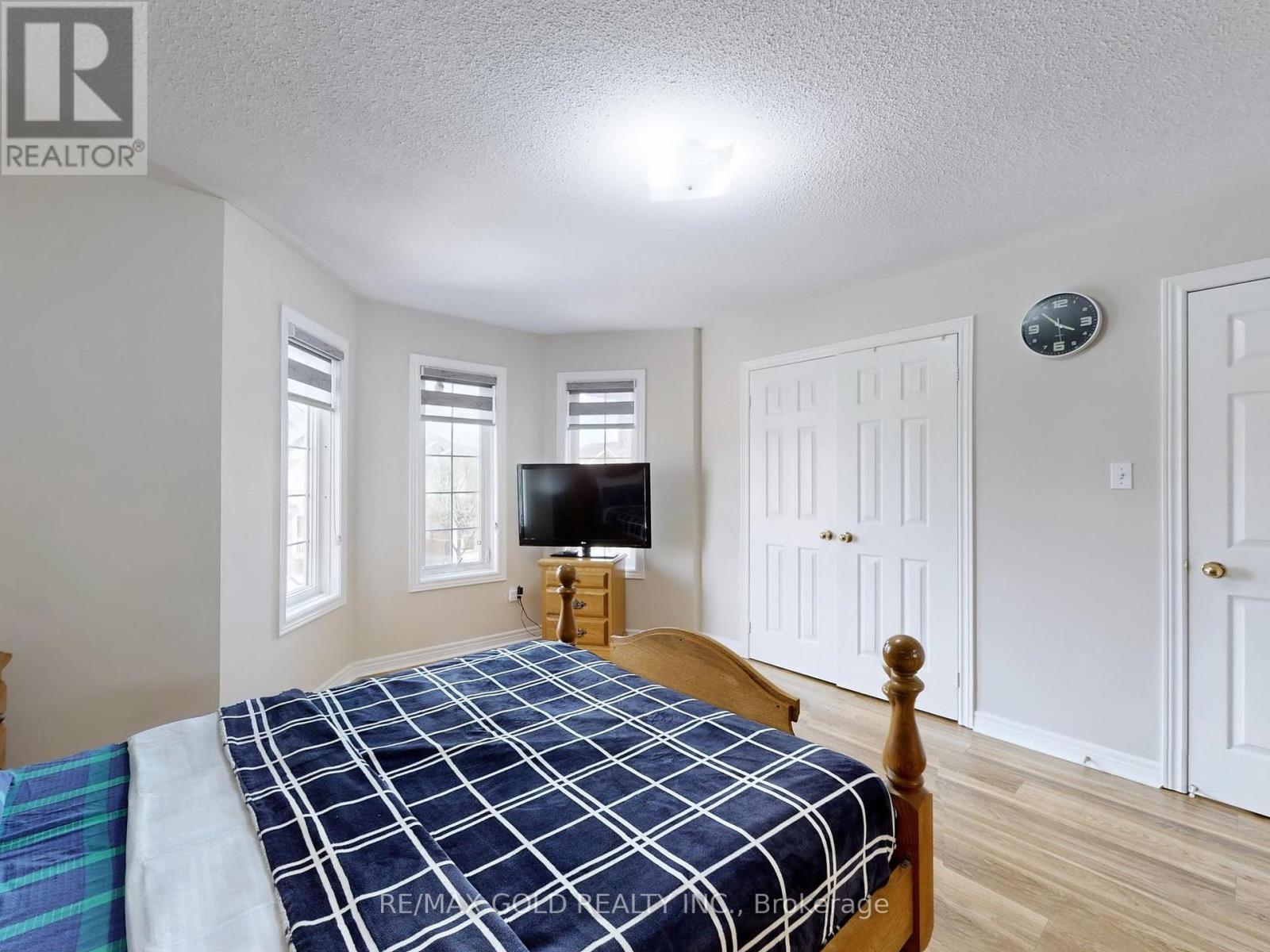 6 Foxhollow Road, Brampton (Northwest Sandalwood Parkway), Ontario  L7A 1M3 - Photo 21 - W12130277