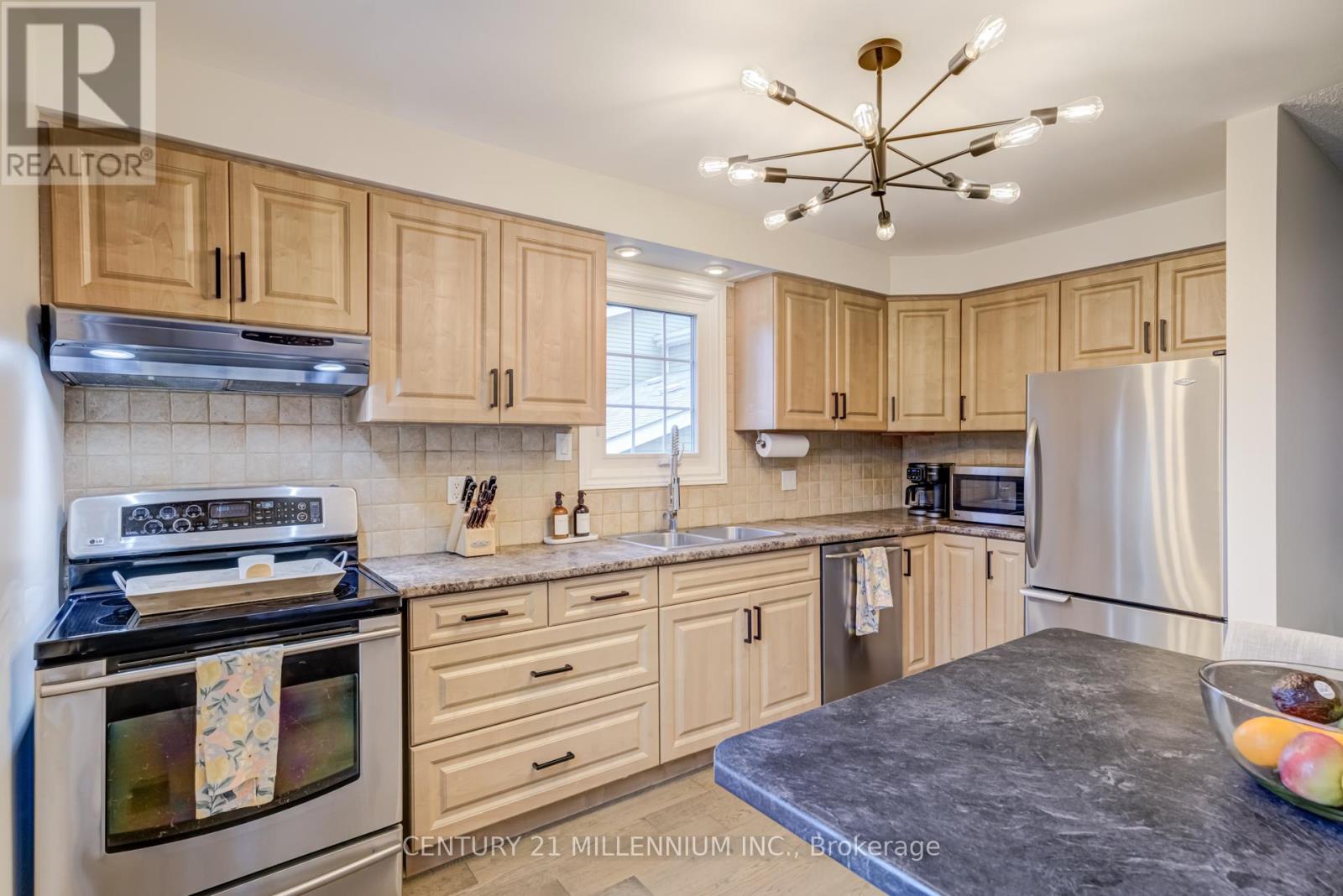 60 Monterey Avenue, Brampton, Ontario  L6Z 1B5 - Photo 18 - W12130304