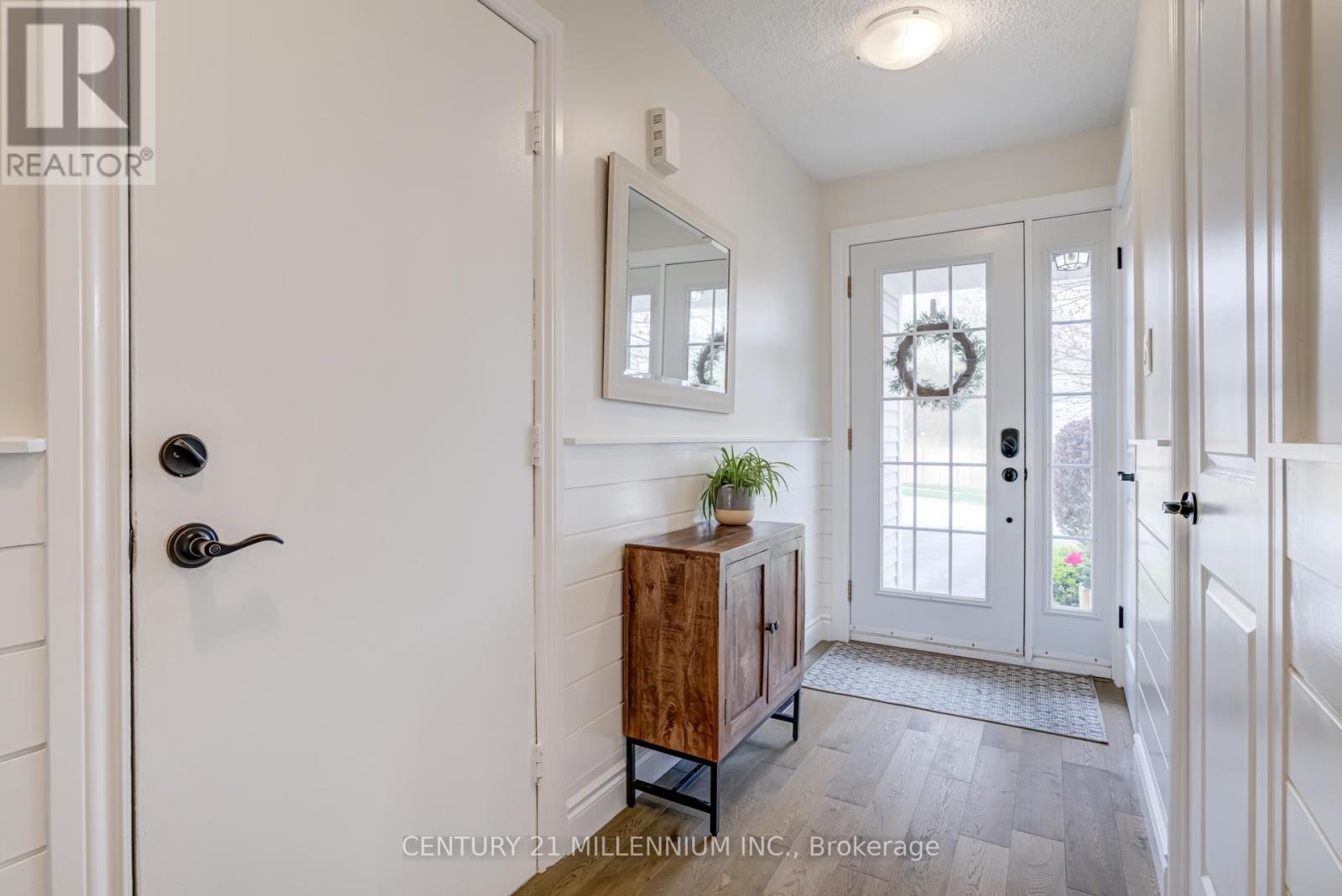 60 Monterey Avenue, Brampton, Ontario  L6Z 1B5 - Photo 7 - W12130304