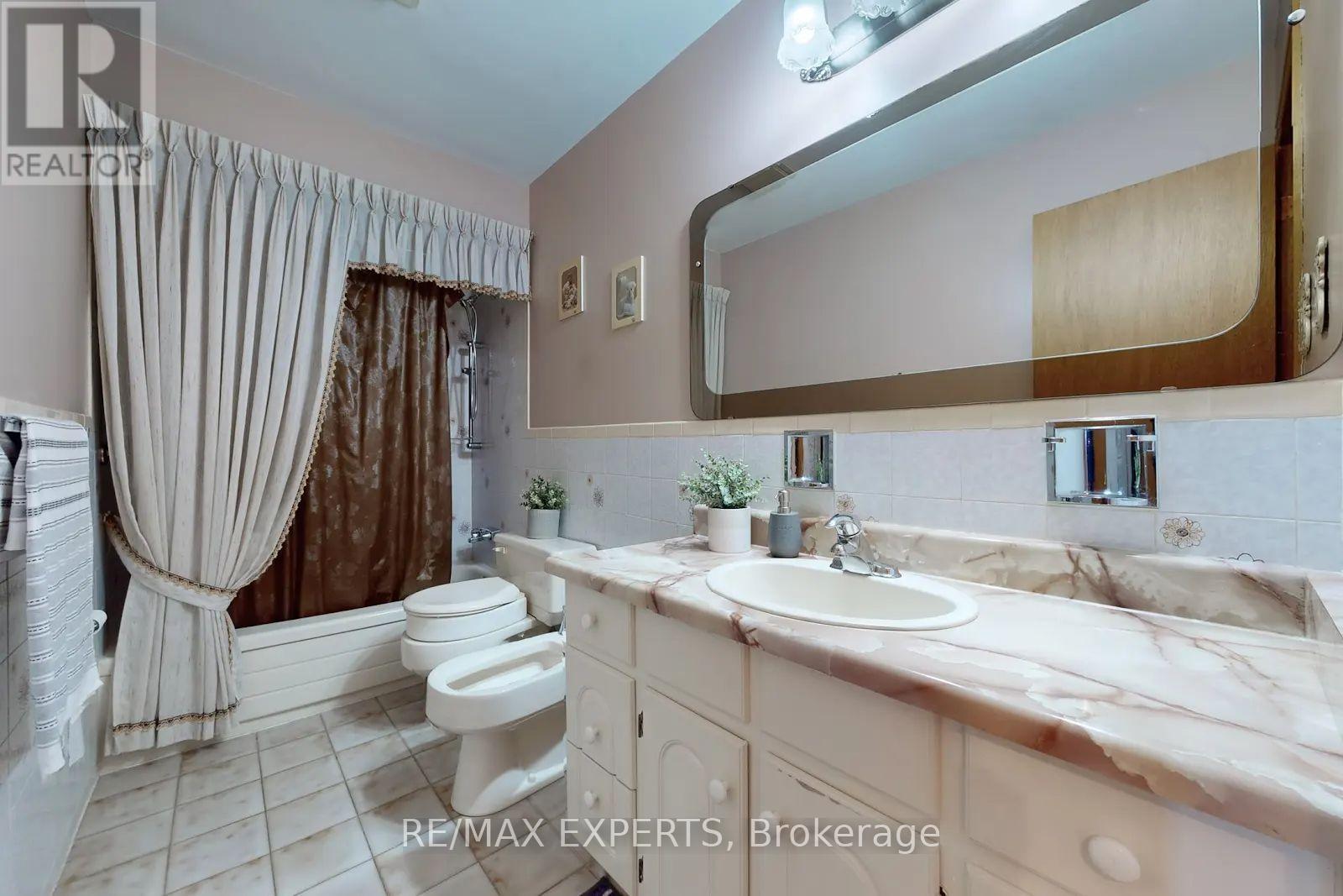 146 Sawmill Road, Toronto (Glenfield-Jane Heights), Ontario  M3L 2K4 - Photo 21 - W12130308