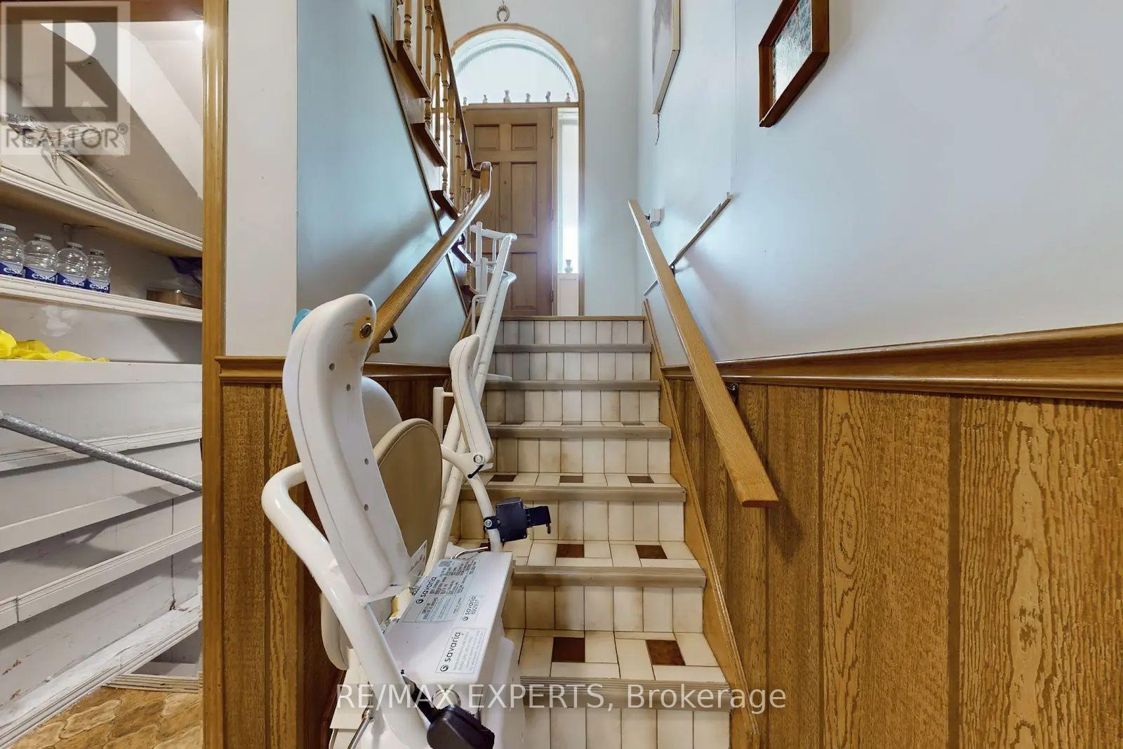 146 Sawmill Road, Toronto (Glenfield-Jane Heights), Ontario  M3L 2K4 - Photo 23 - W12130308