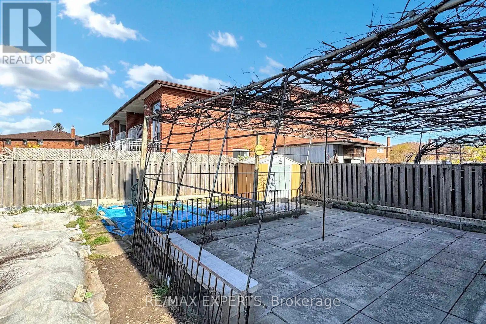 146 Sawmill Road, Toronto (Glenfield-Jane Heights), Ontario  M3L 2K4 - Photo 38 - W12130308