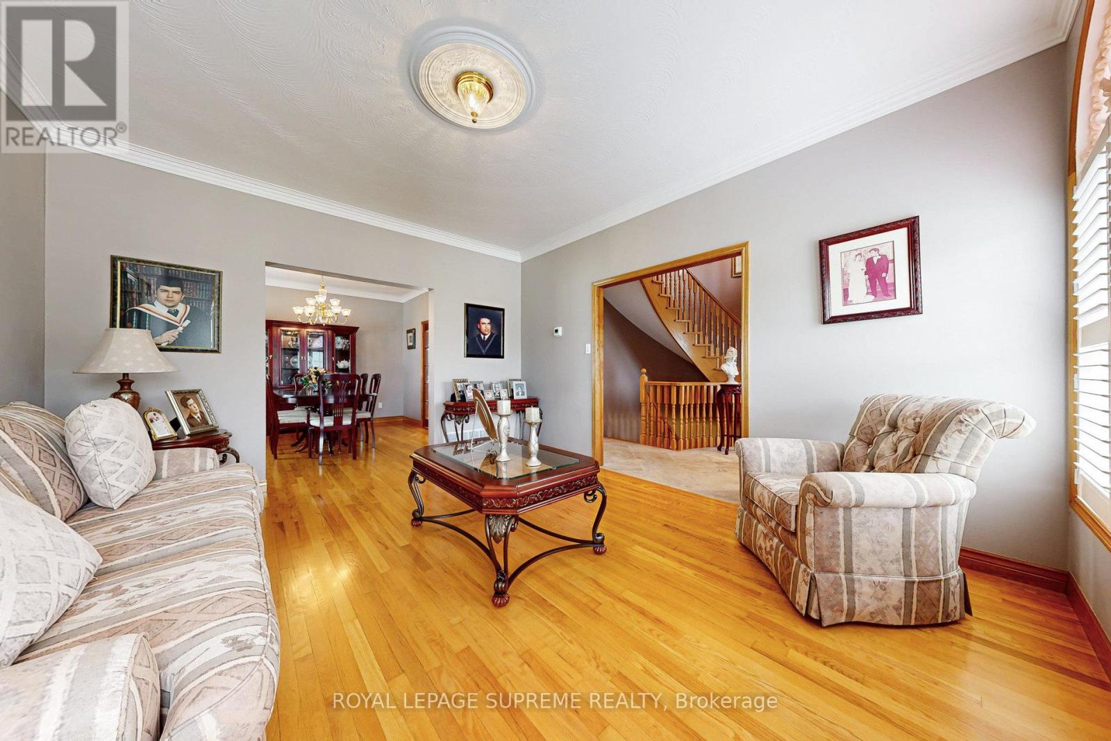10 Freeman Road, Toronto, Ontario  M6M 4E6 - Photo 10 - W12130314