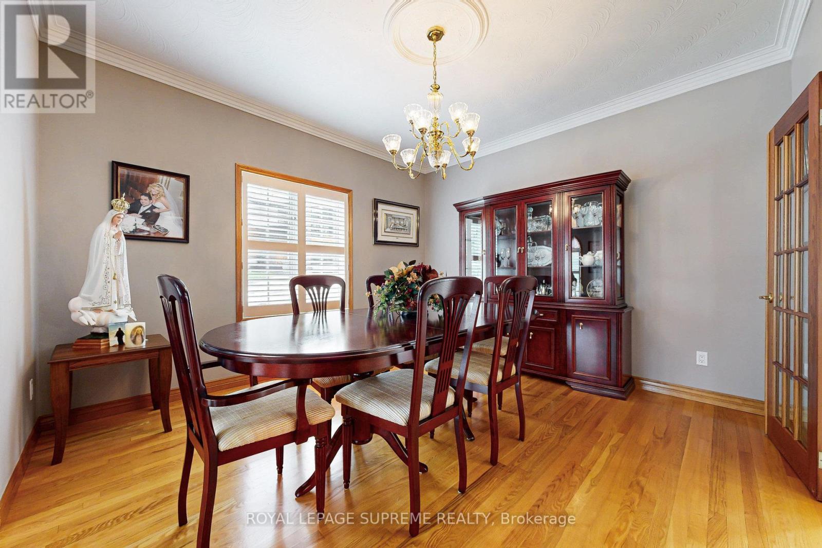 10 Freeman Road, Toronto, Ontario  M6M 4E6 - Photo 11 - W12130314