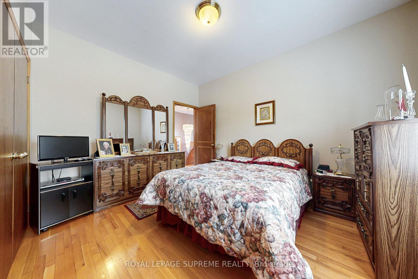 10 Freeman Road, Toronto, Ontario  M6M 4E6 - Photo 30 - W12130314