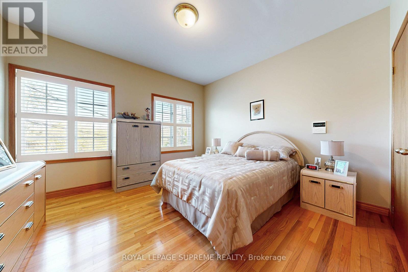 10 Freeman Road, Toronto, Ontario  M6M 4E6 - Photo 31 - W12130314