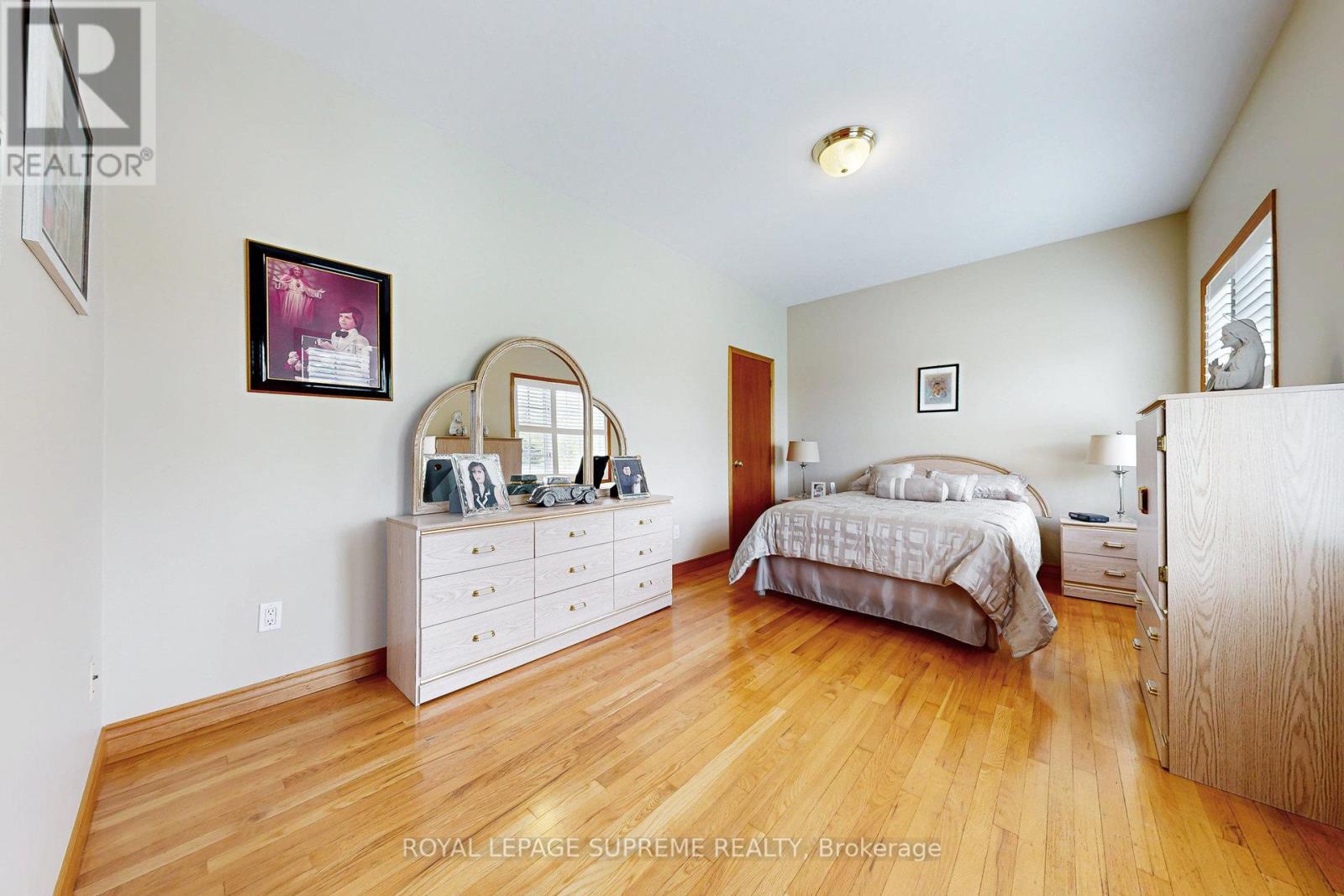 10 Freeman Road, Toronto, Ontario  M6M 4E6 - Photo 33 - W12130314
