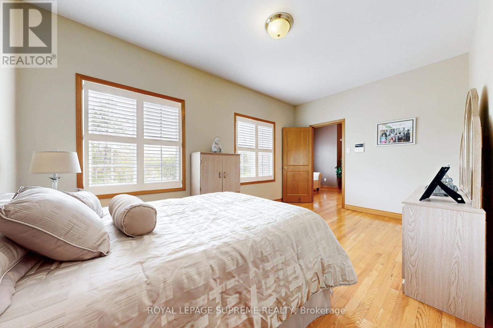 10 Freeman Road, Toronto, Ontario  M6M 4E6 - Photo 34 - W12130314