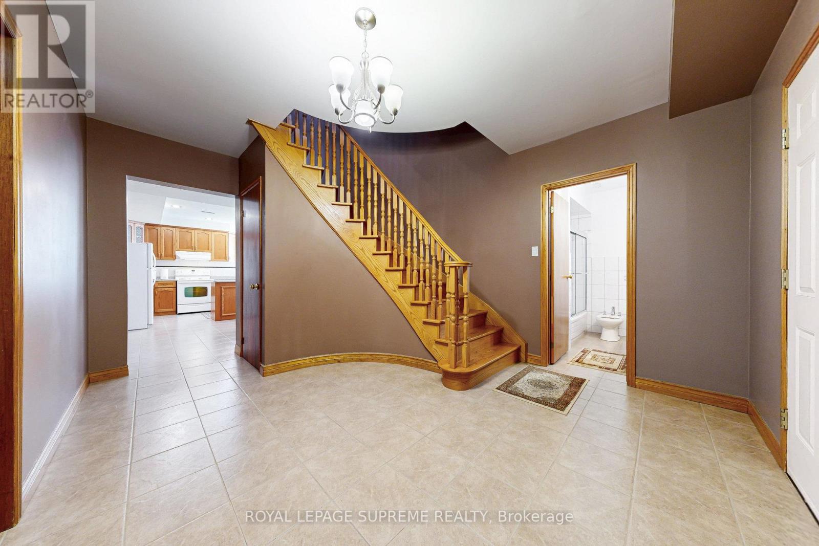 10 Freeman Road, Toronto, Ontario  M6M 4E6 - Photo 40 - W12130314
