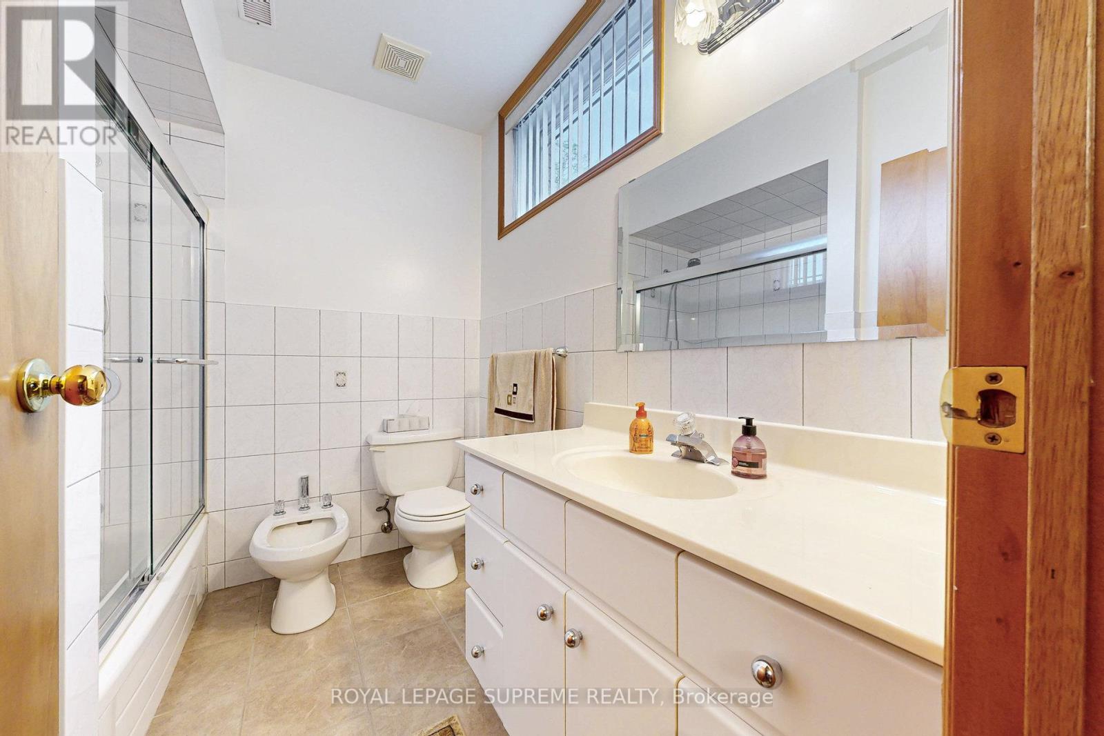 10 Freeman Road, Toronto, Ontario  M6M 4E6 - Photo 42 - W12130314