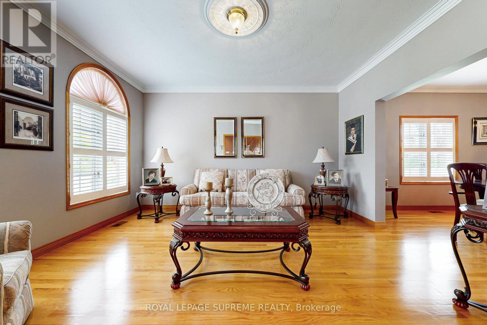 10 Freeman Road, Toronto, Ontario  M6M 4E6 - Photo 7 - W12130314