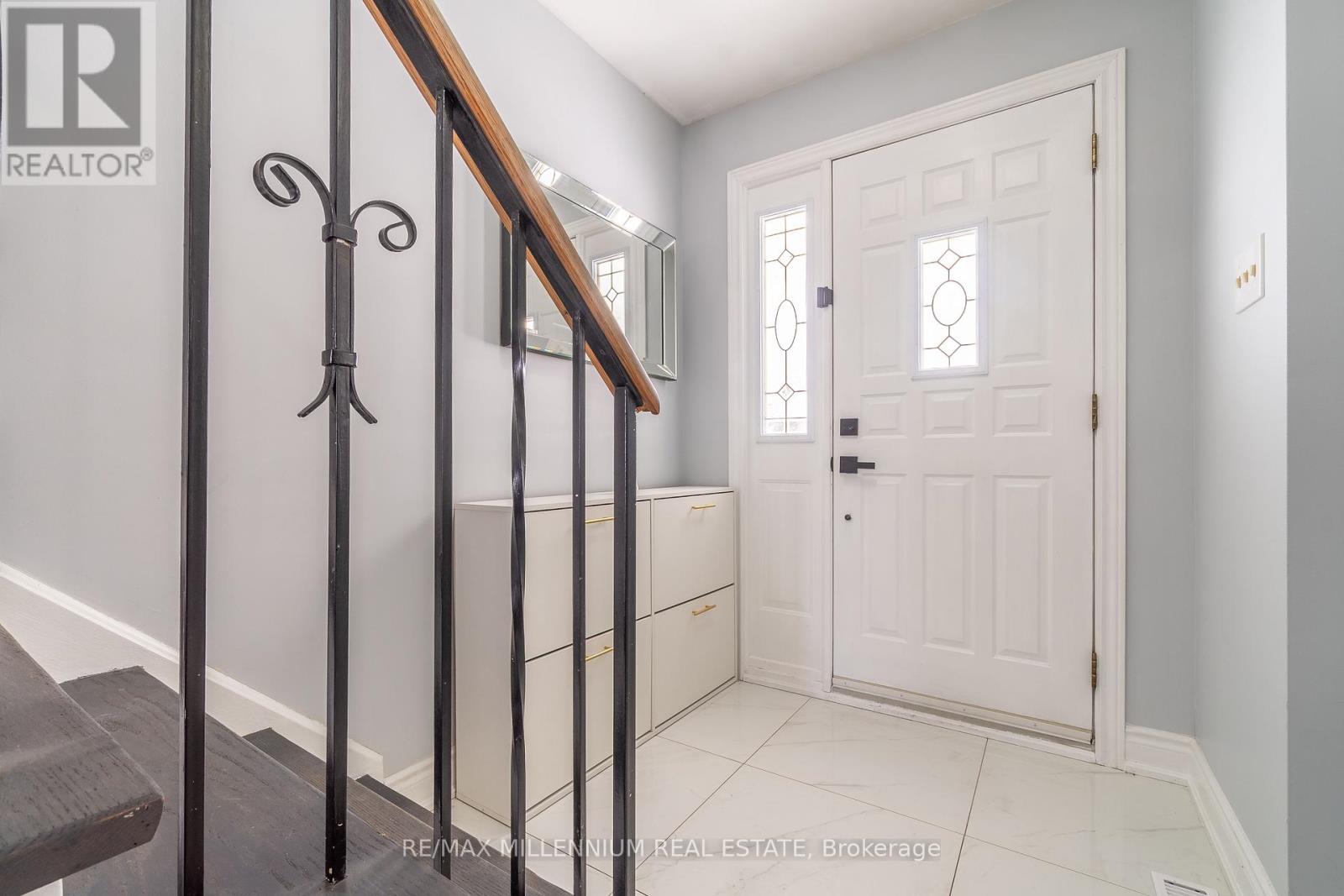 Property at 52 VILLAGE COURT image 2
