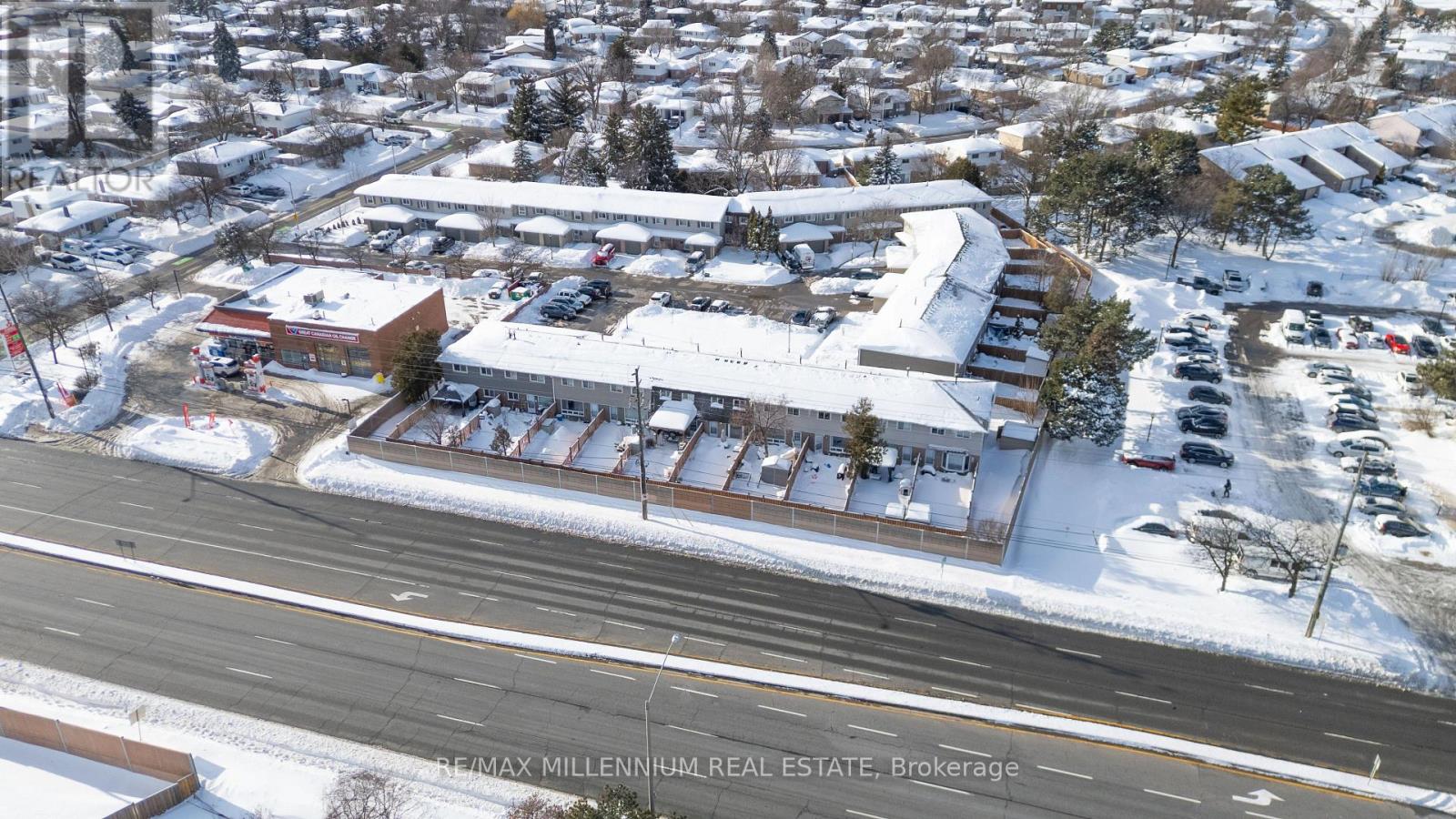 52 Village Court, Brampton (Brampton East), Ontario  L6W 1A6 - Photo 37 - W12130331